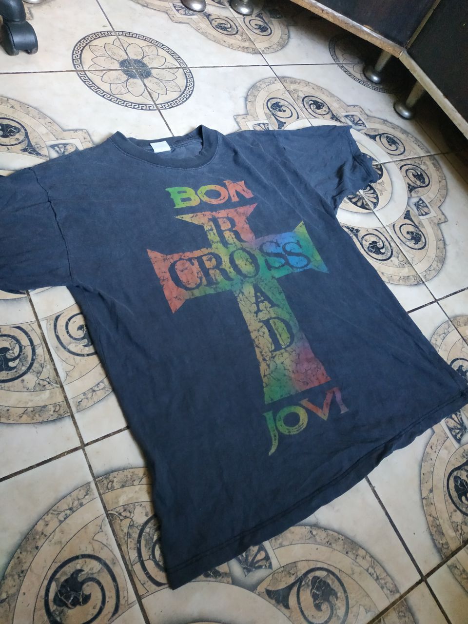 Vintage Vintage 90s Bon Jovi Cross Road Tour Tee XL Faded Size US XL / EU 56 / 4 - 5 Thumbnail