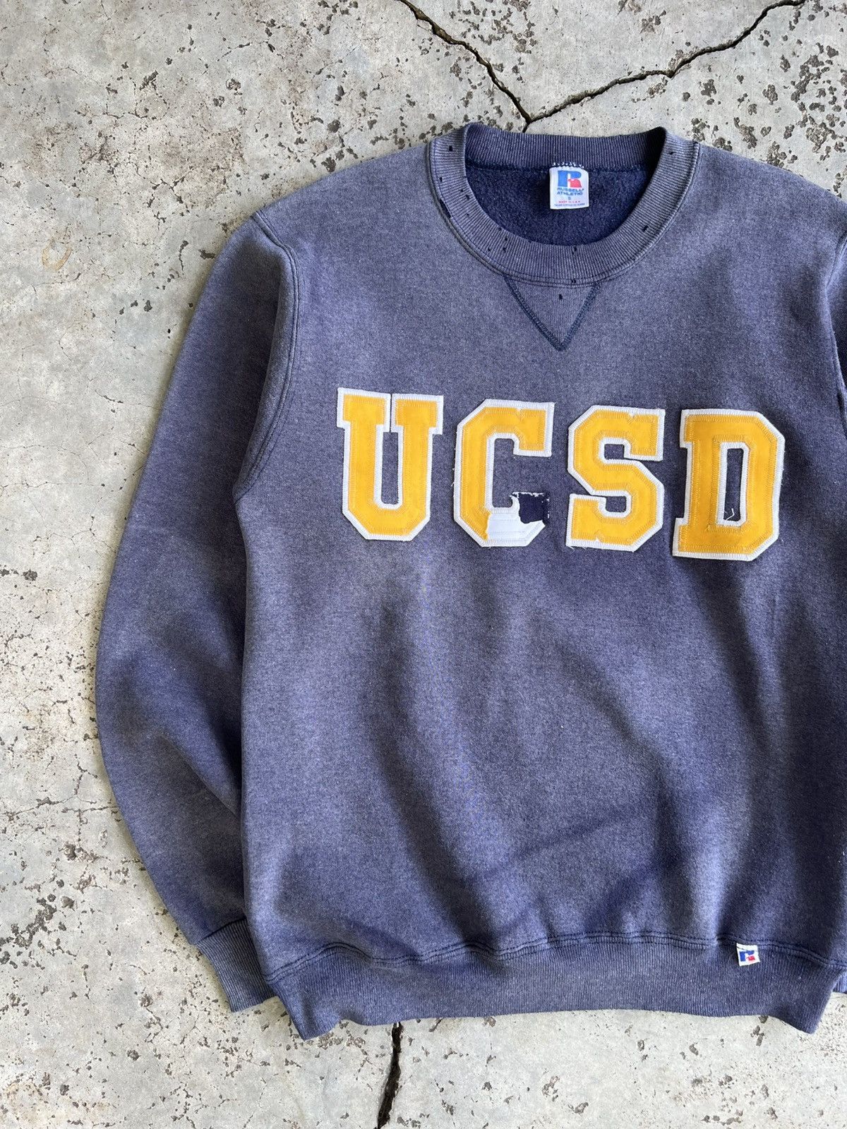 Russell Athletic Sun Faded 90s Russell Athletic "UCSD" Sweater Distressed ERD Size US S / EU 44-46 / 1 - 5 Thumbnail