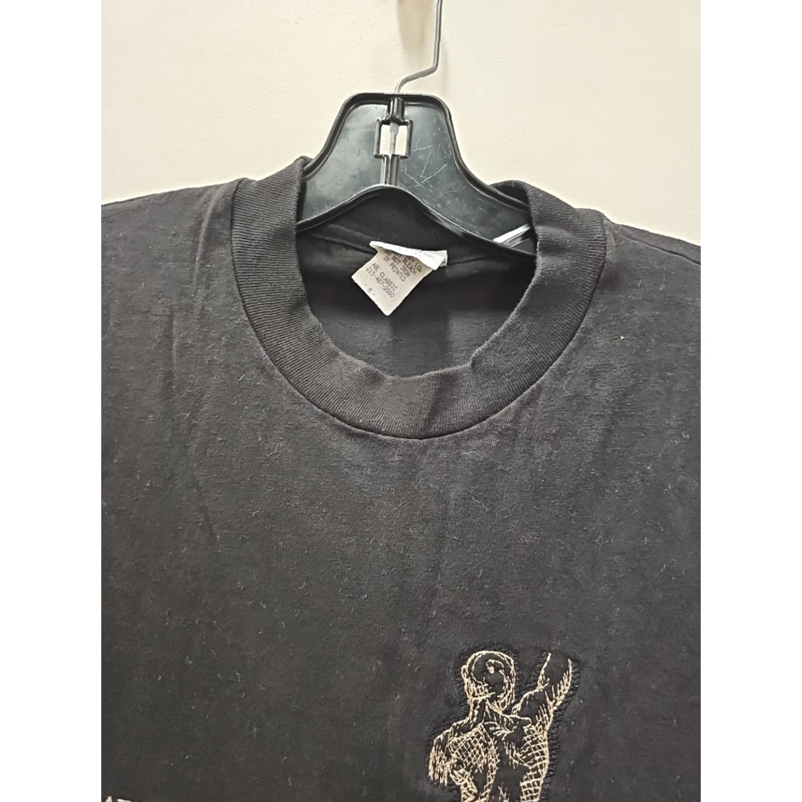 Vintage VINTAGE Philadelphia Museum Of Art Michelangelo Embroidered Shirt Mens M Black Cotton 1990s Art T-Shirt Size US M / EU 48-50 / 2 - 5 Thumbnail