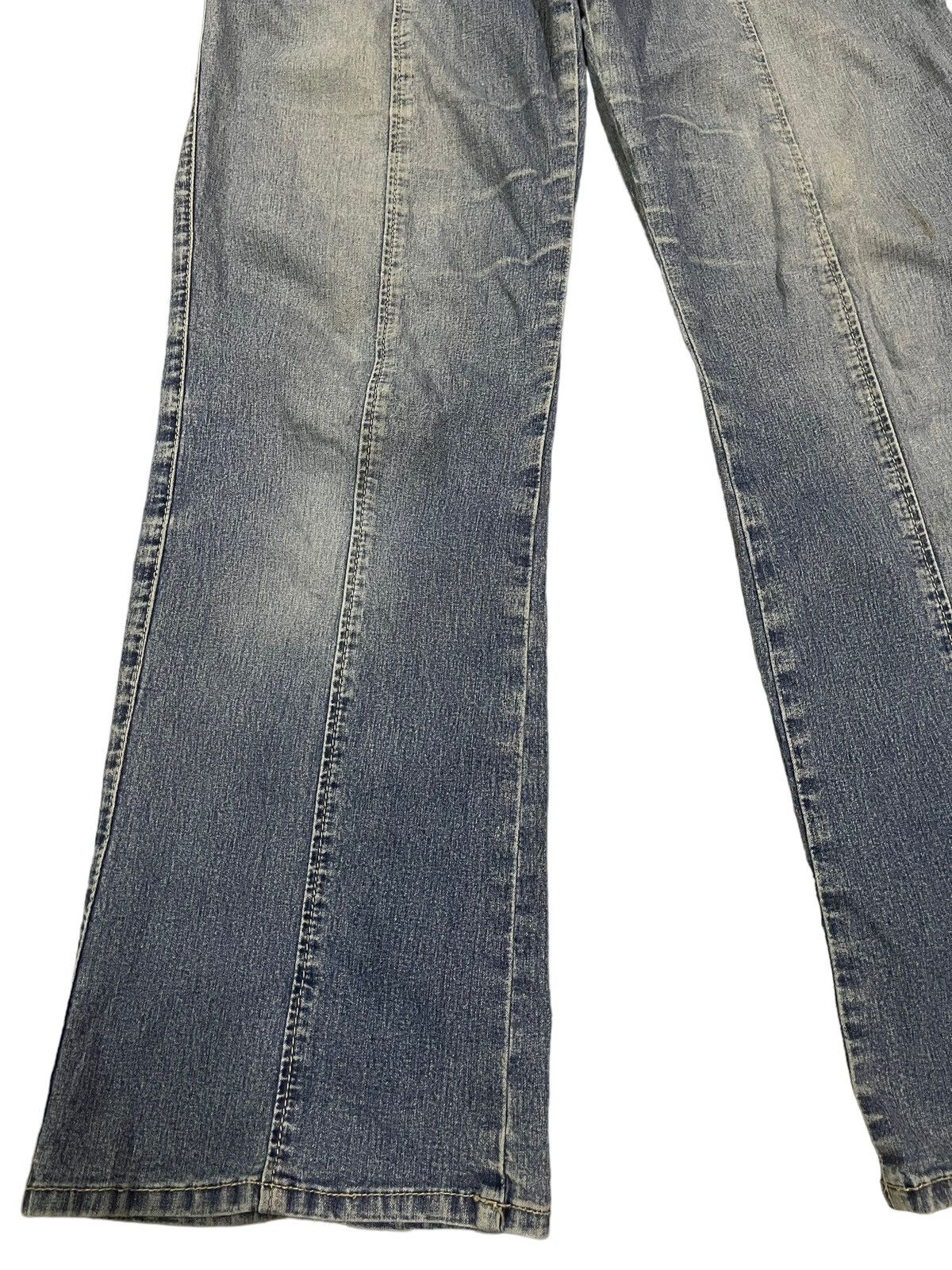 Japanese Brand Vintage Japanese Brand Blue Wash Style Flare Jeans Size US 32 / EU 48 - 5 Thumbnail