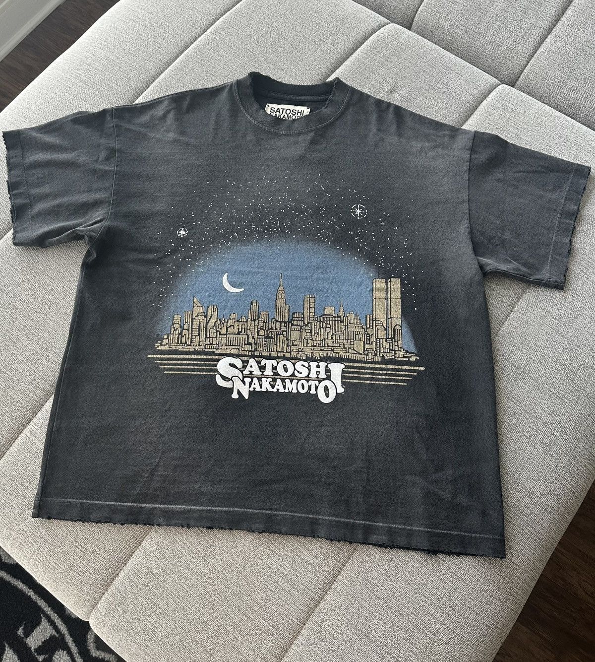 BANK OF SATOSHI TEE / BLK 【公式通販】