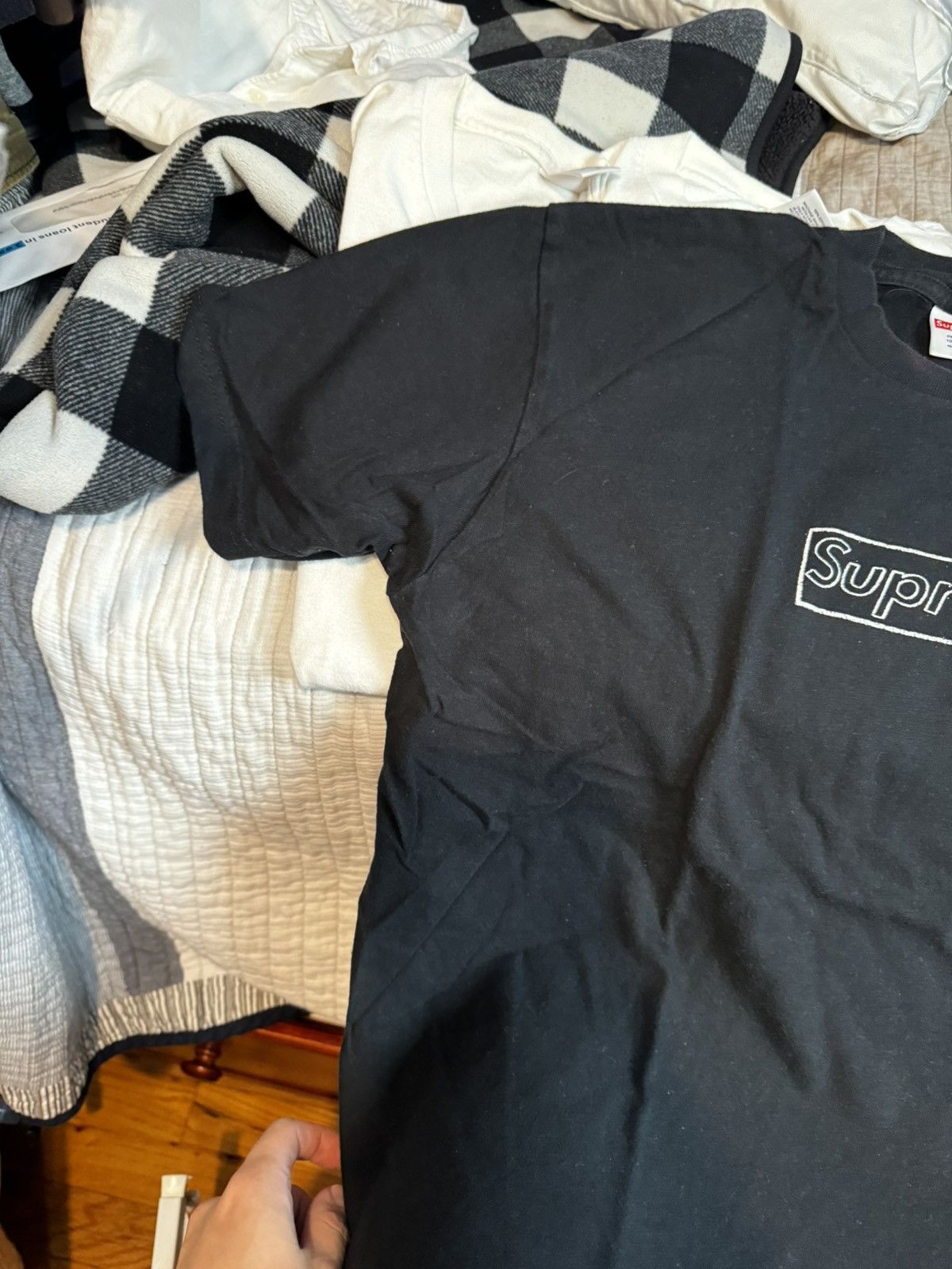 Supreme Supreme kaws chalk box logo Size US M / EU 48-50 / 2 - 7 Thumbnail