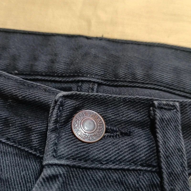 Levi's Vintage Levis 501 Black Jeans Made in USA fits W31 L29 1997 Size US 31 - 13 Thumbnail