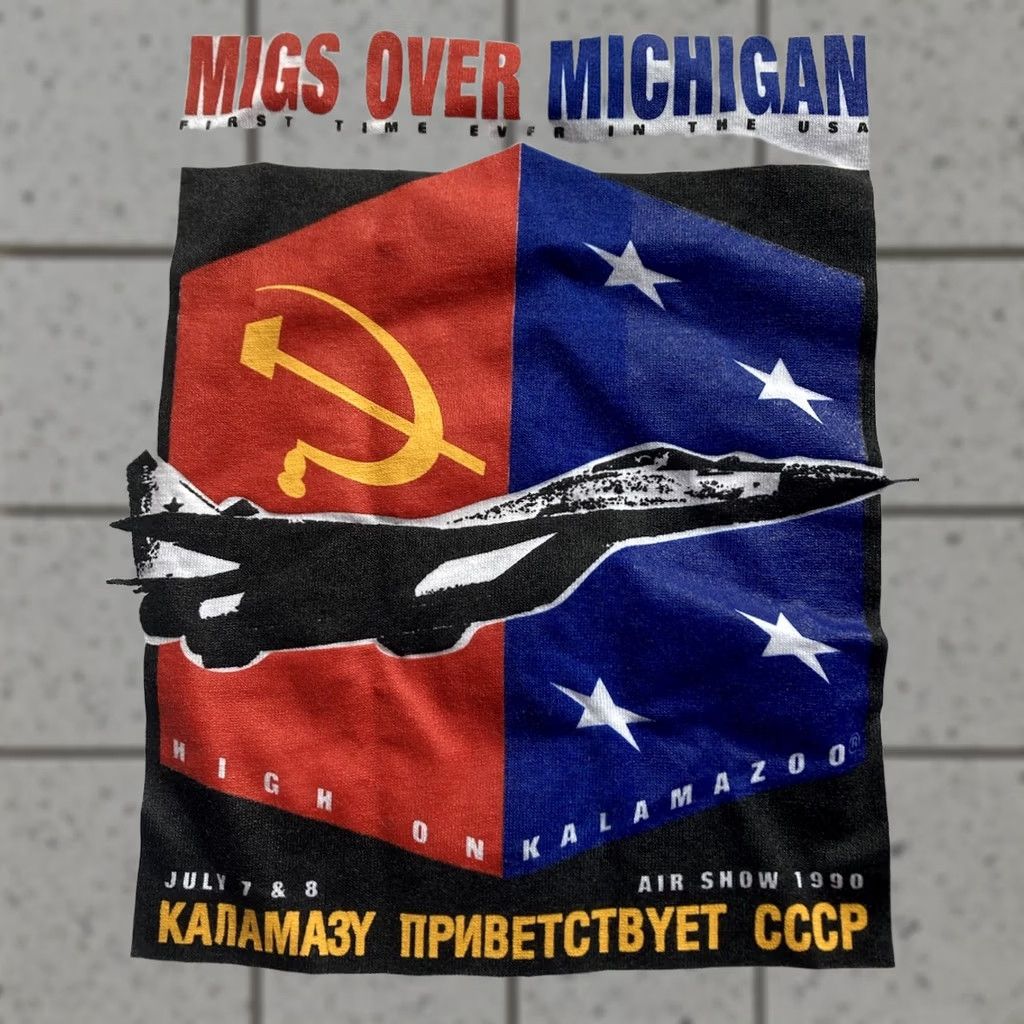 Vintage Vintage 1990s Migs Over Michigan Air Show Shirt Large USA Blue Angels Graphic Tee Size US L / EU 52-54 / 3 - 1 Thumbnail