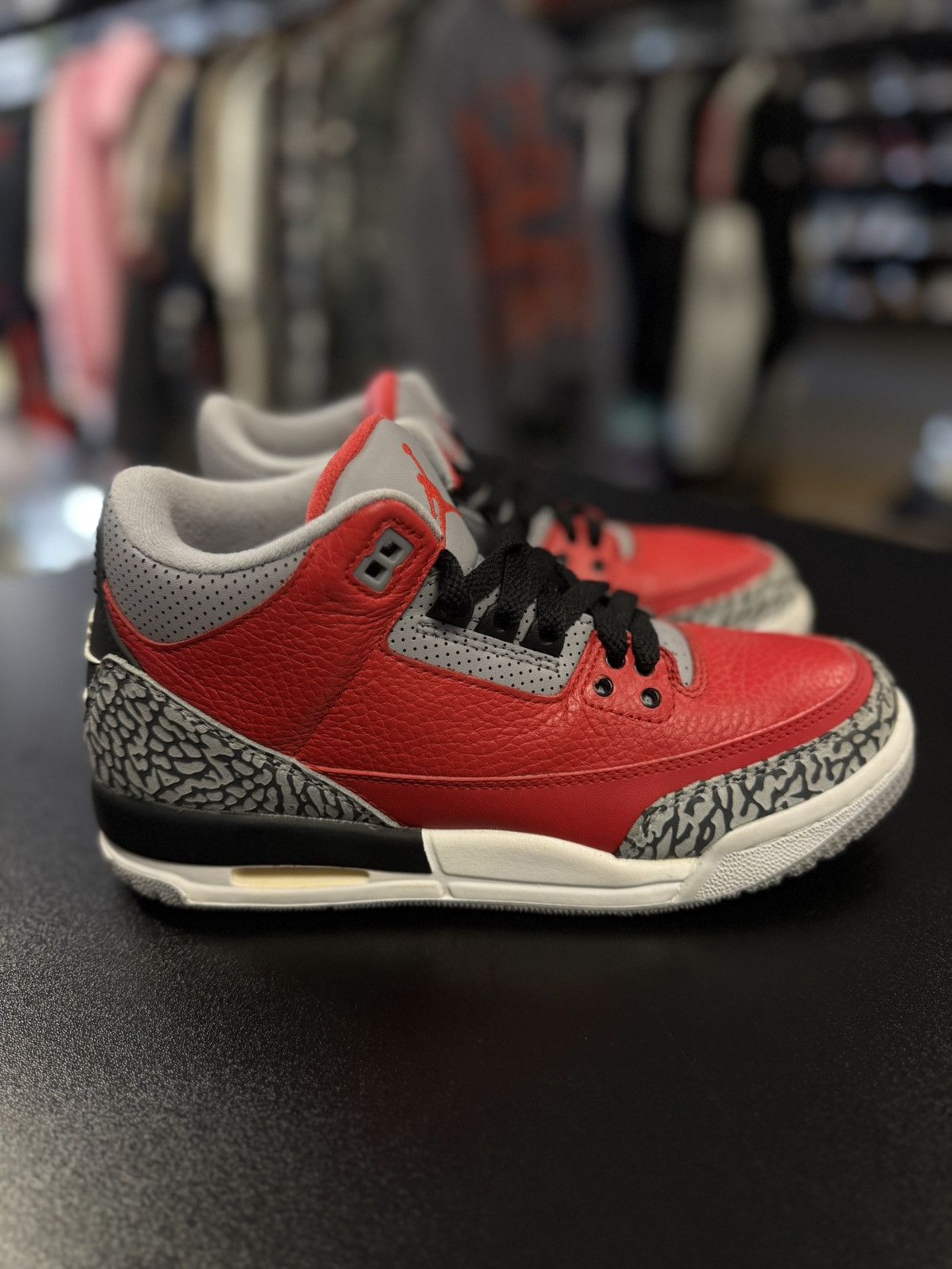 Jordan Brand × Nike Nike Jordan 3 Fire Red SE Size 6Y/7.5W Pre Owned 🧼 Size US 6 / EU 39 - 1 Thumbnail