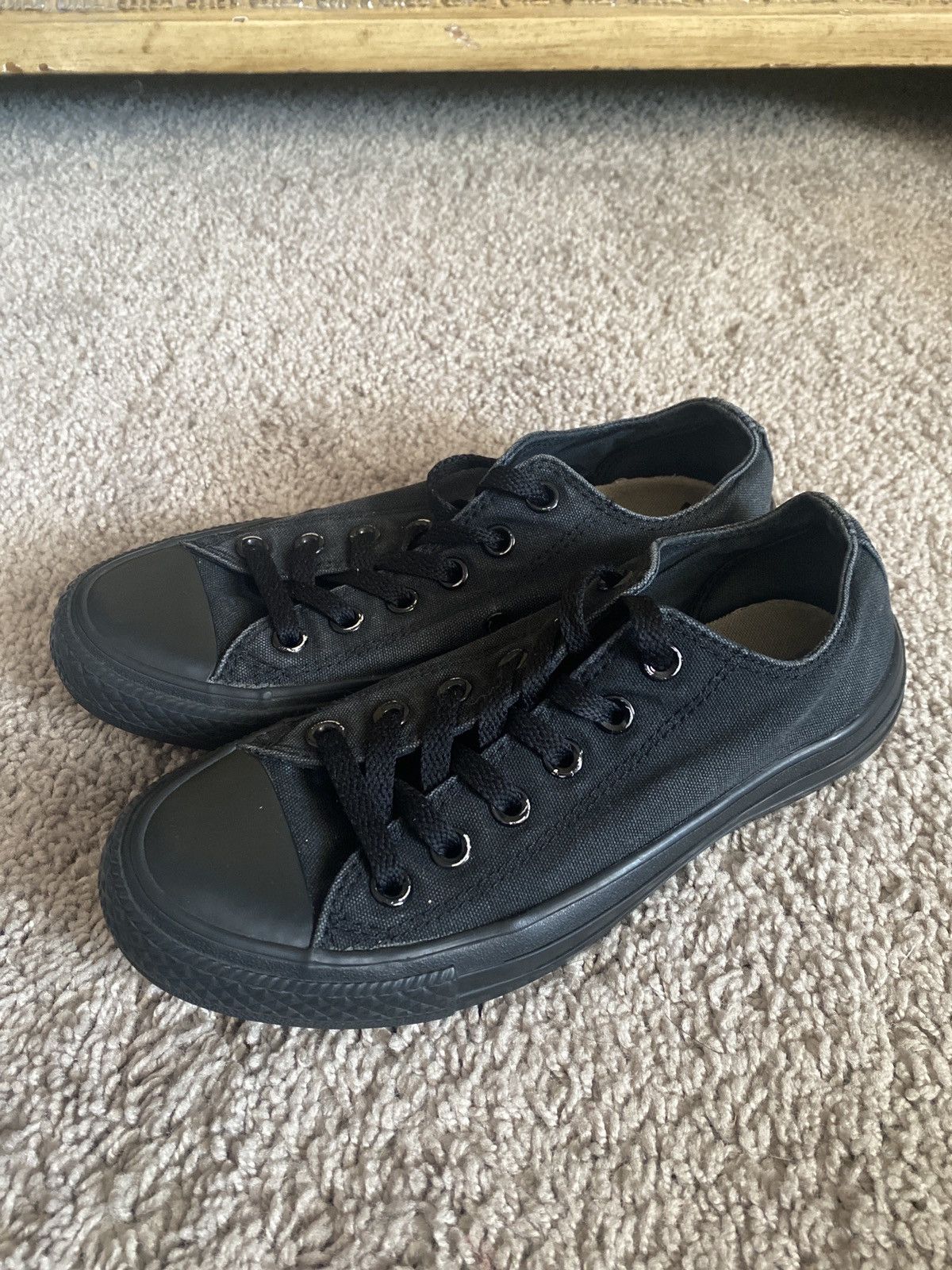 Converse Unisex Converse Chuck Taylor low Sneakers size 6.5 W/ 4.5M Size US 6.5 / IT 36.5 - 22 Thumbnail