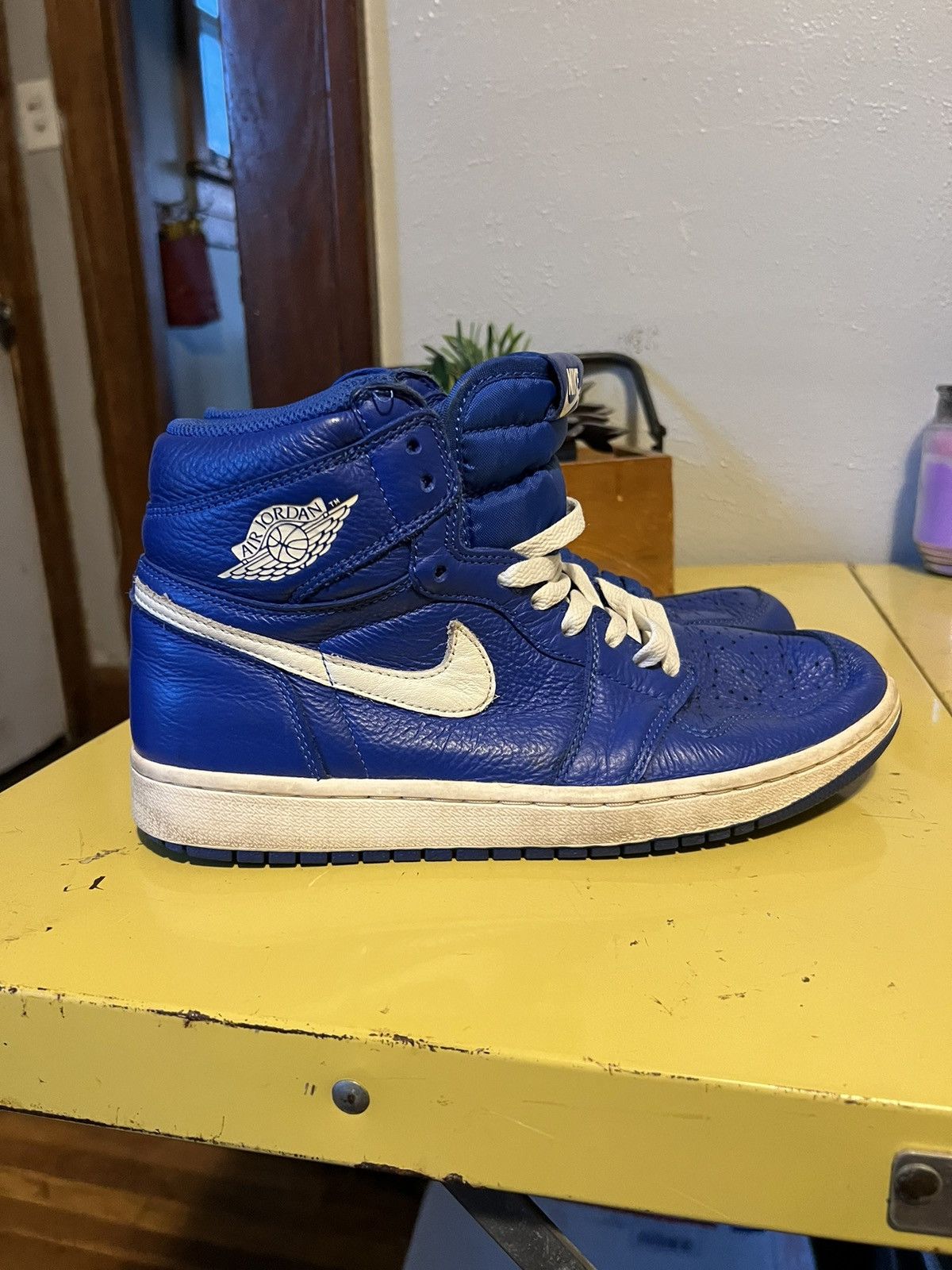Nike Nike Jordan 1 Retro High OG Hyper Royal Sail Size 8.5 Size US 8.5 / EU 41-42 - 2 Thumbnail