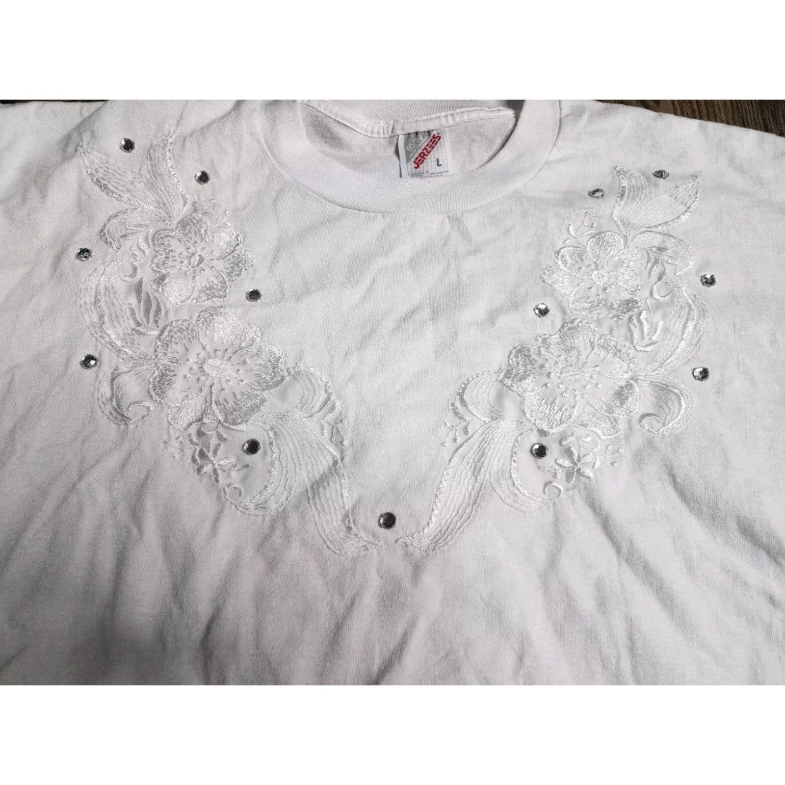 Jerzees VINTAGE JERZEES Women's T-Shirt 90s Floral Applique Rhinestones Cotton Blend White Size L Size L / US 10 / IT 46 - 2 Thumbnail