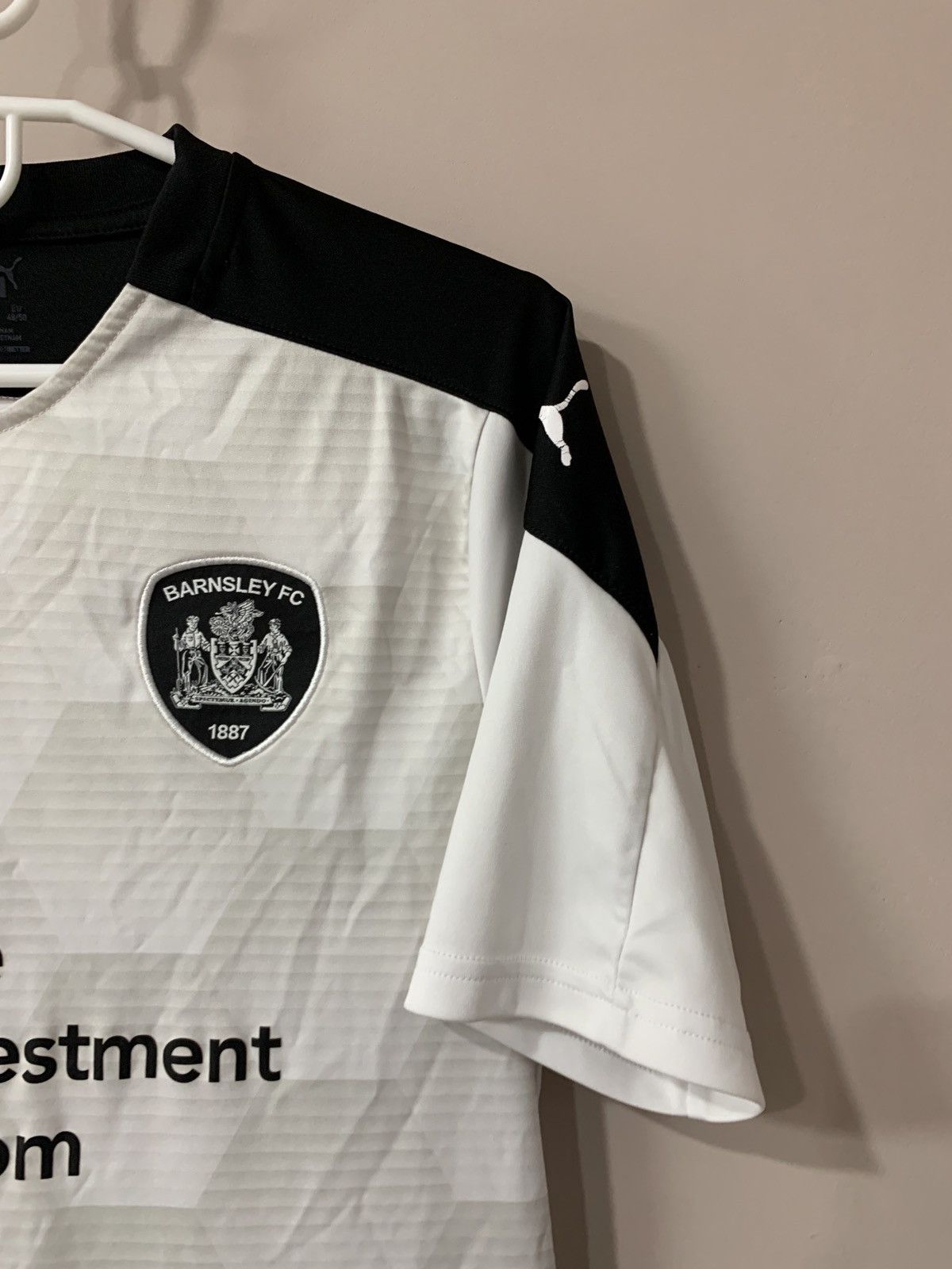 Puma Barnsley Away Football Shirt Puma Soccer Jersey Size M Size US M / EU 48-50 / 2 - 4 Thumbnail