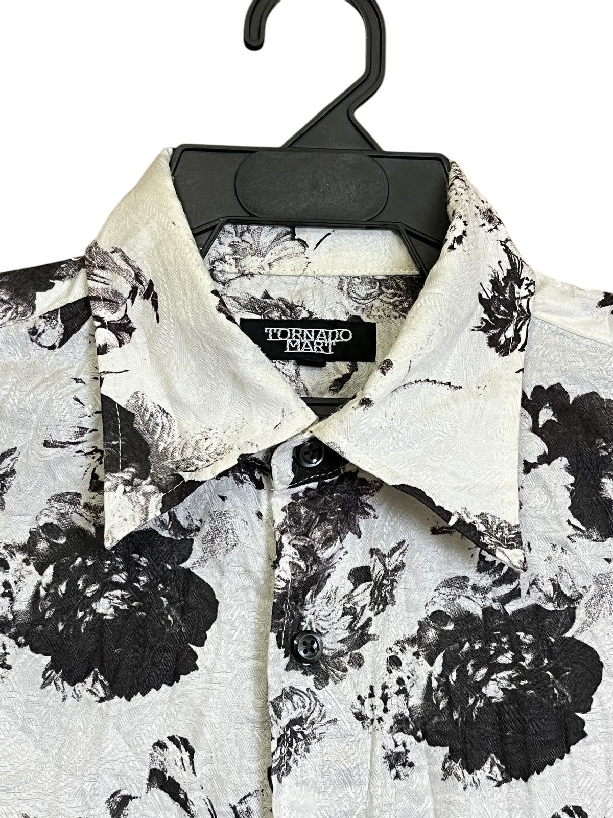 Tornado Mart Iconic🔥Vintage TORNADO MART BLACK ROSE button ups shirts Size US S / EU 44-46 / 1 - 3 Thumbnail