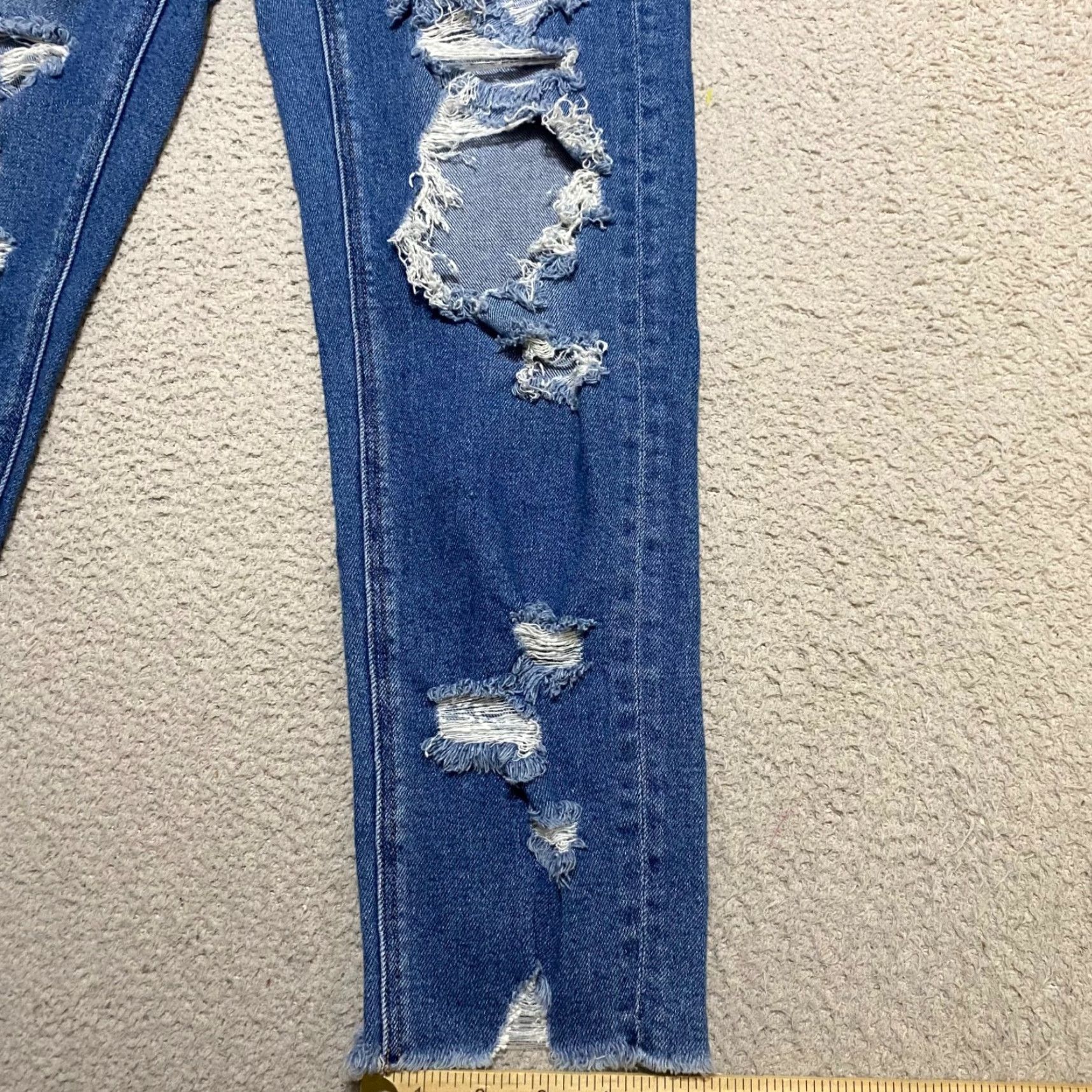 American Eagle Outfitters American Eagle Outfitters Mom Jeans Womens Size 2 Blue Denim Medium Wash Distressed Raw Hem 90s Grunge Retro Size 26" / US 2 / IT 38 - 5 Thumbnail