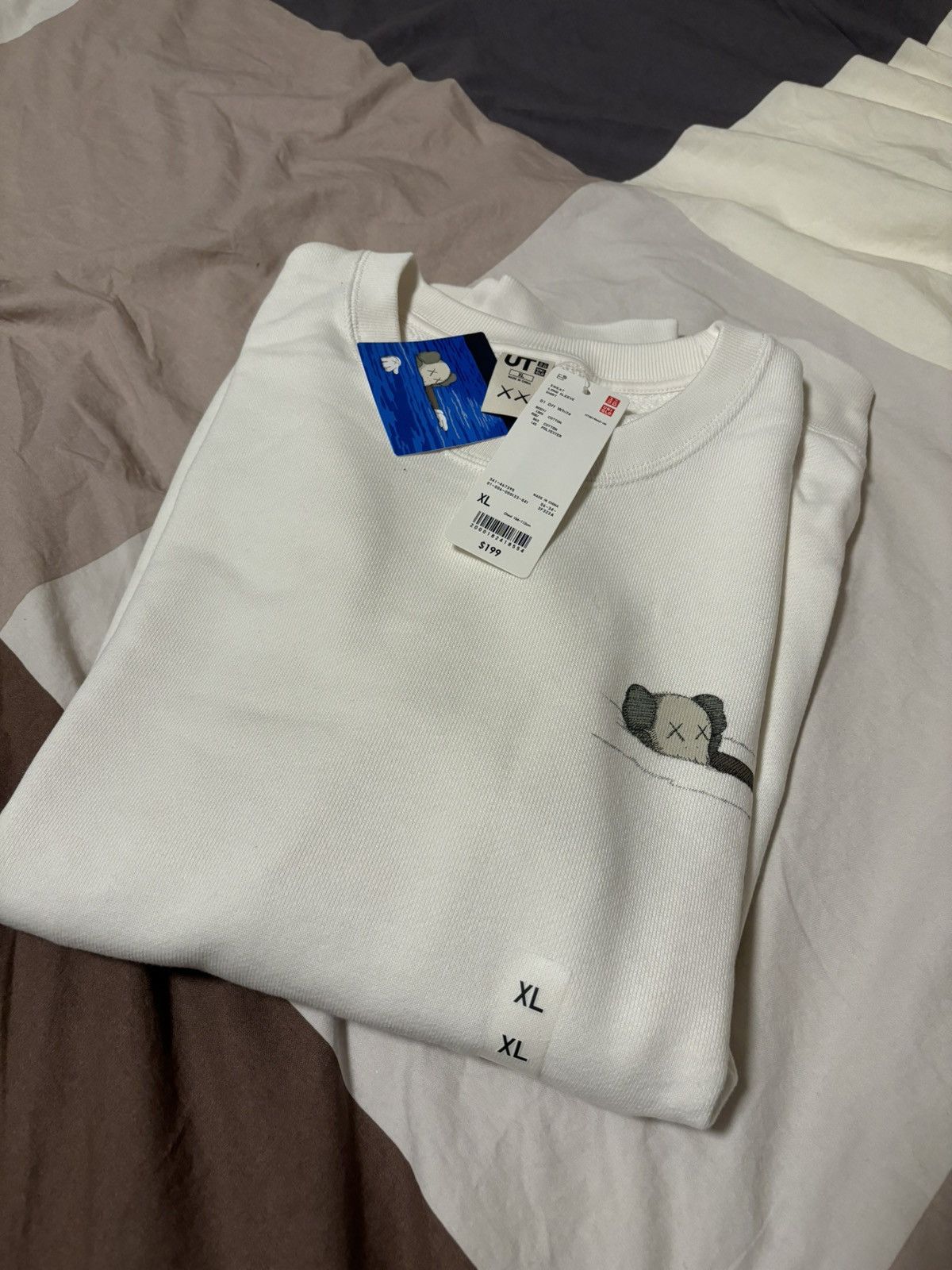 Kaws × Uniqlo Kaws Uniqlo Long Sleeve Sweatshirt Asia Sizing Size US L / EU 52-54 / 3 - 1 Thumbnail
