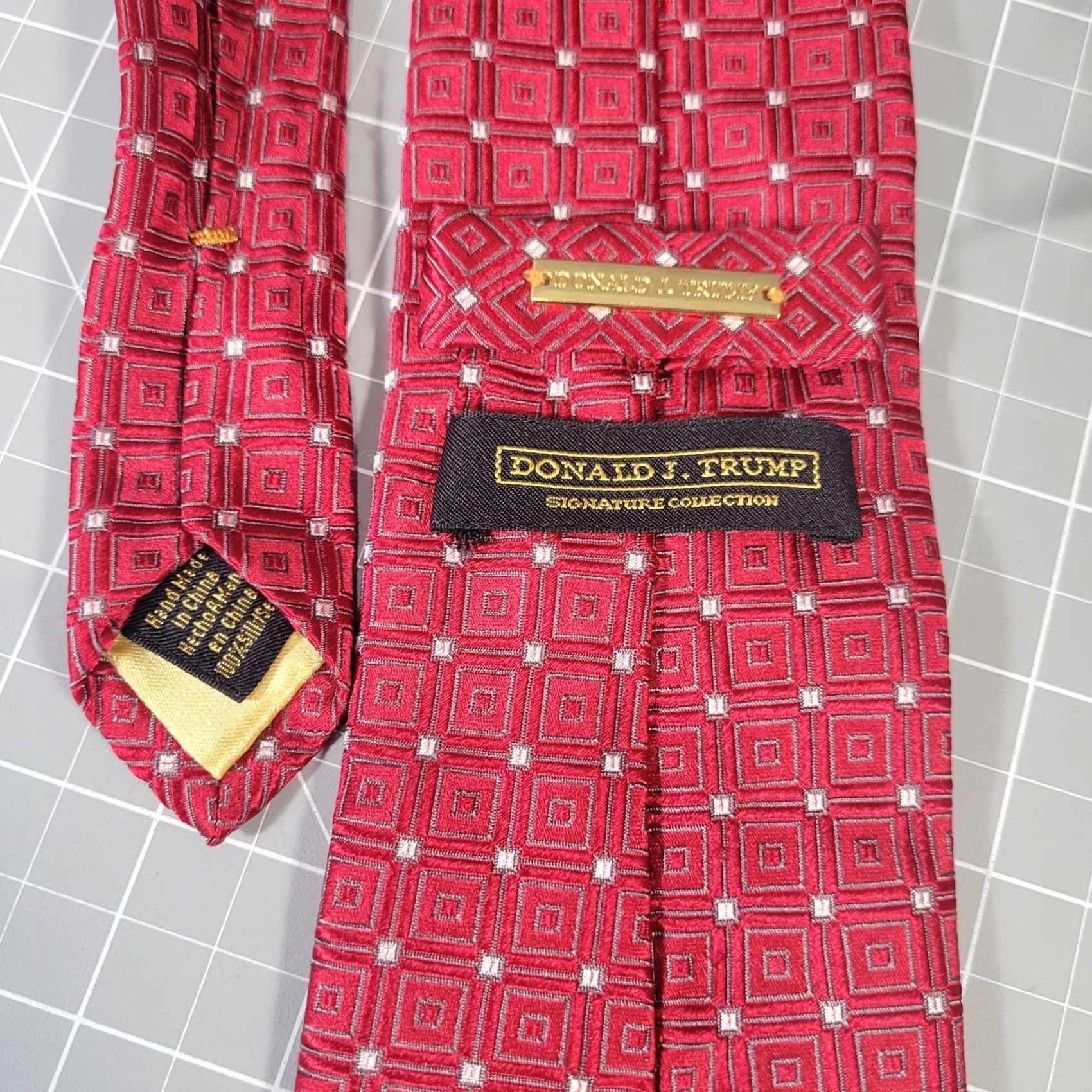 Vintage VINTAGE Donald J. Trump Silk Necktie Red Check Gold Bar Long 60” Tie Mens Red Silk Necktie PMID Size ONE SIZE - 2 Thumbnail