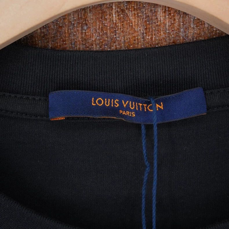 Louis Vuitton Louis Vuitton Short Sleeve TShirt 2054-2506 Size US L / EU 52-54 / 3 - 4 Thumbnail