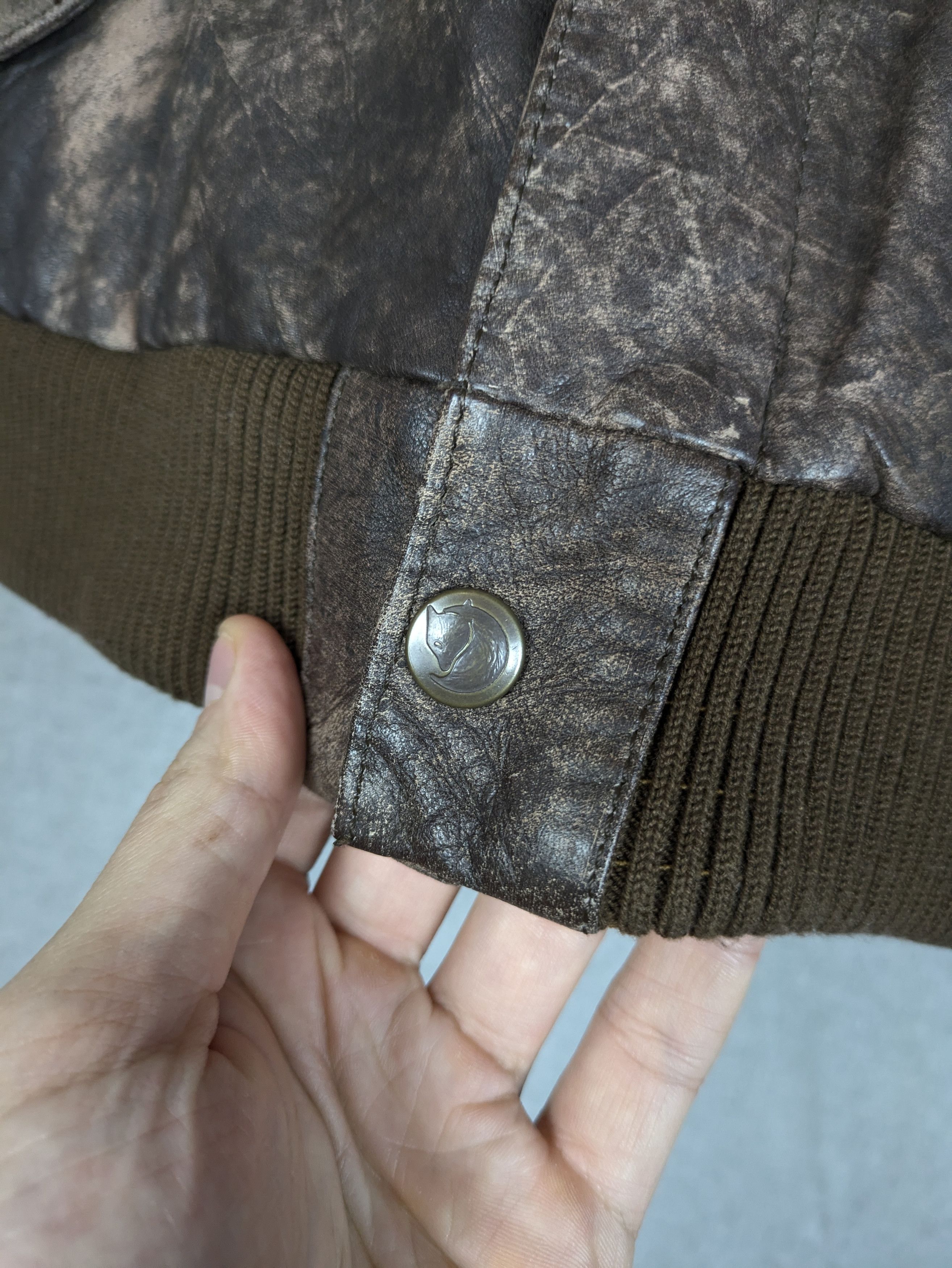 Fjallraven Fjällräven XL Men Leather Vest 90s Vintage Jacket fjallraven Size US XL / EU 56 / 4 - 5 Thumbnail