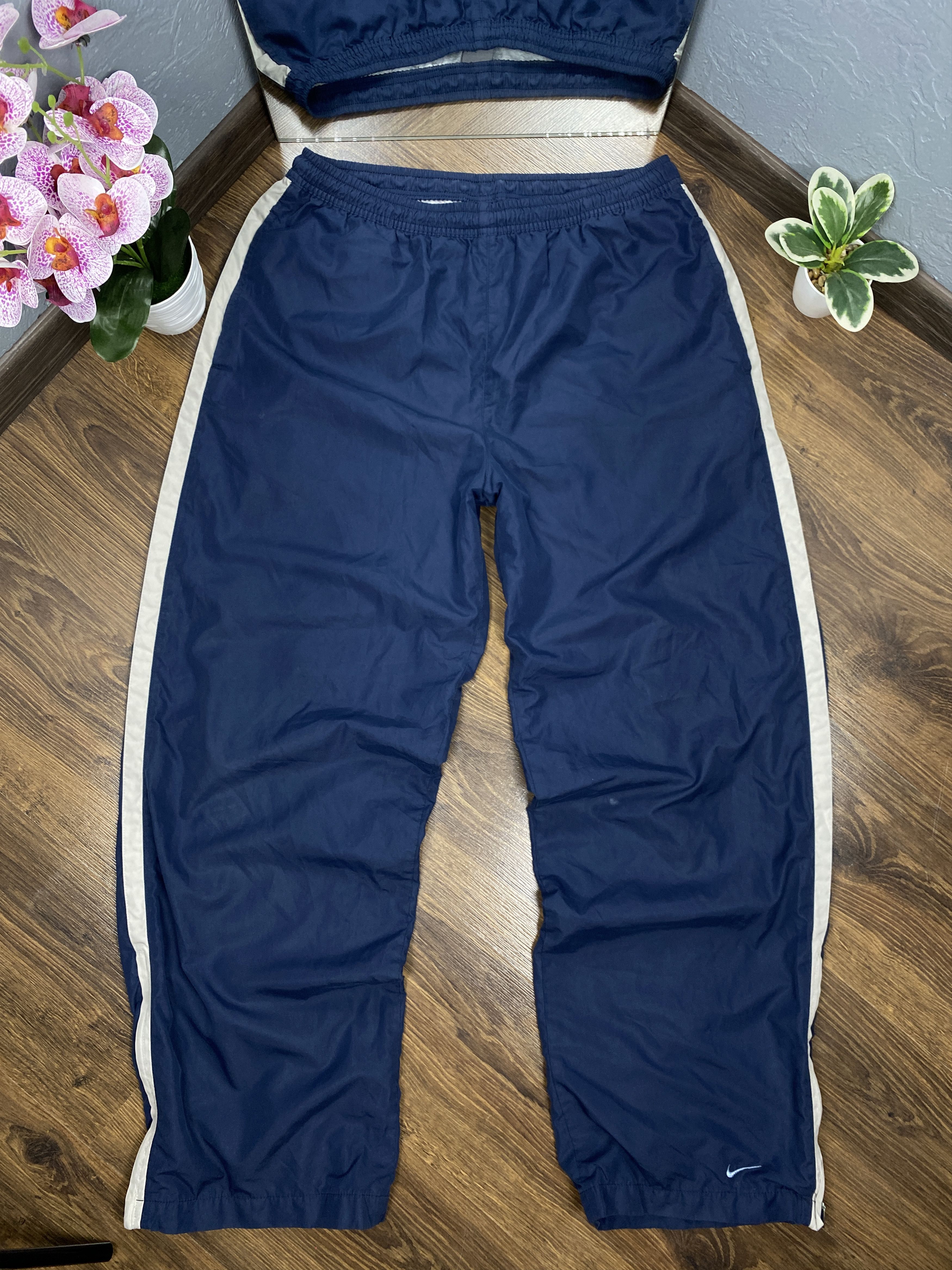 Nike Nike Vintage Mens Nylon Track Pants Size US 34 / EU 50 - 1 Thumbnail