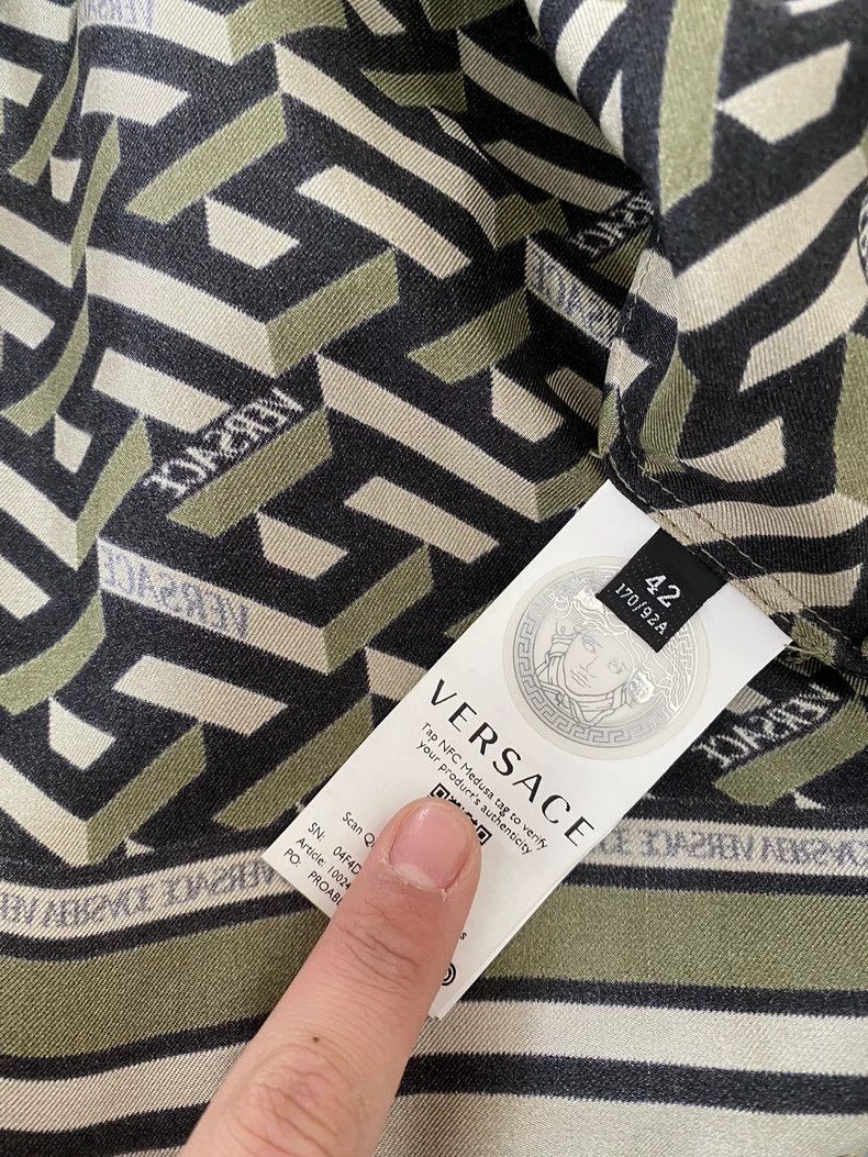 Versace Versace Medusa smiley face fashion long sleeve shirt Size US L / EU 52-54 / 3 - 5 Thumbnail
