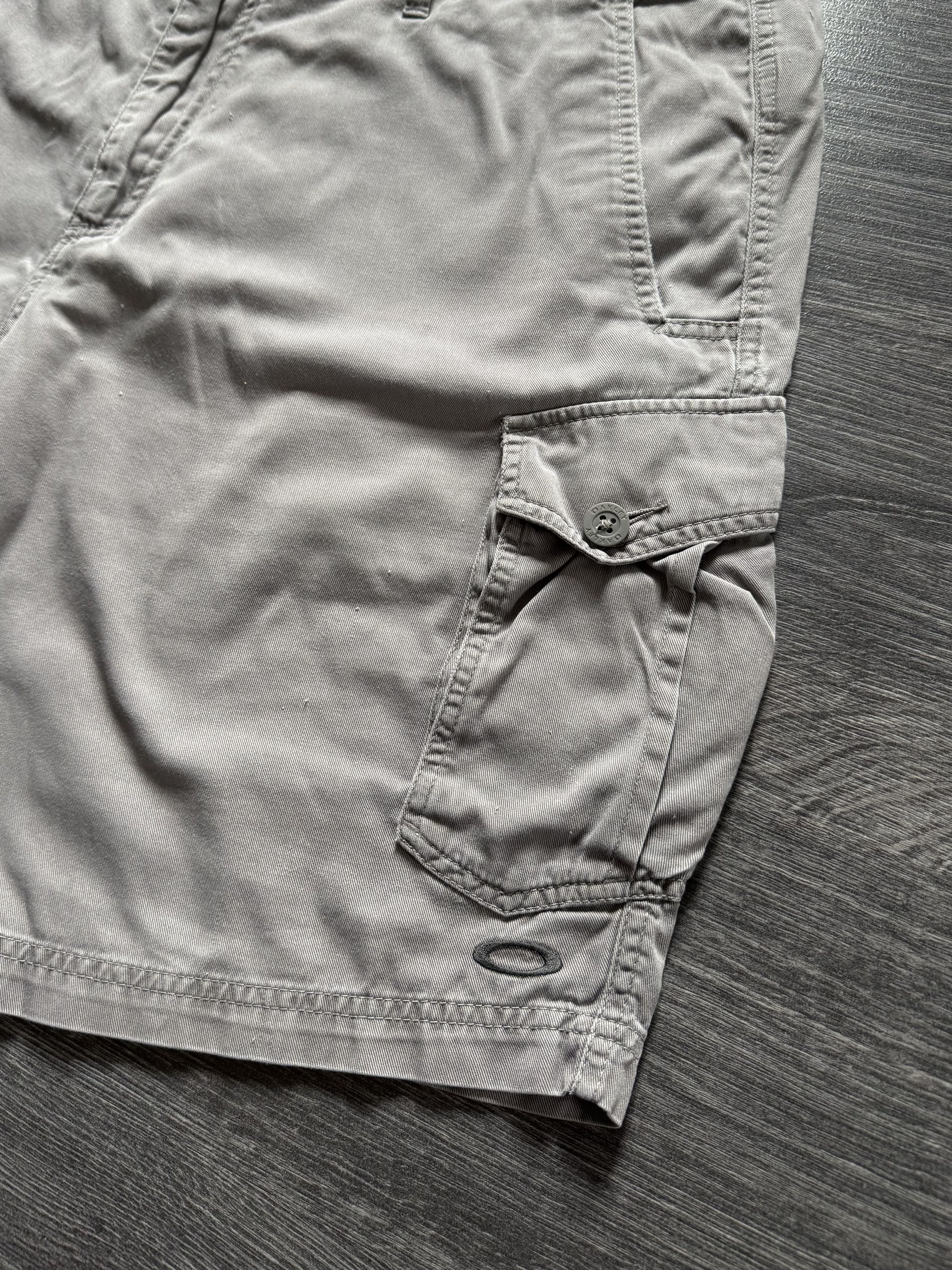 Oakley Y2K Vintage Oakley Cargo Shorts Size US 40 / EU 56 - 4 Thumbnail