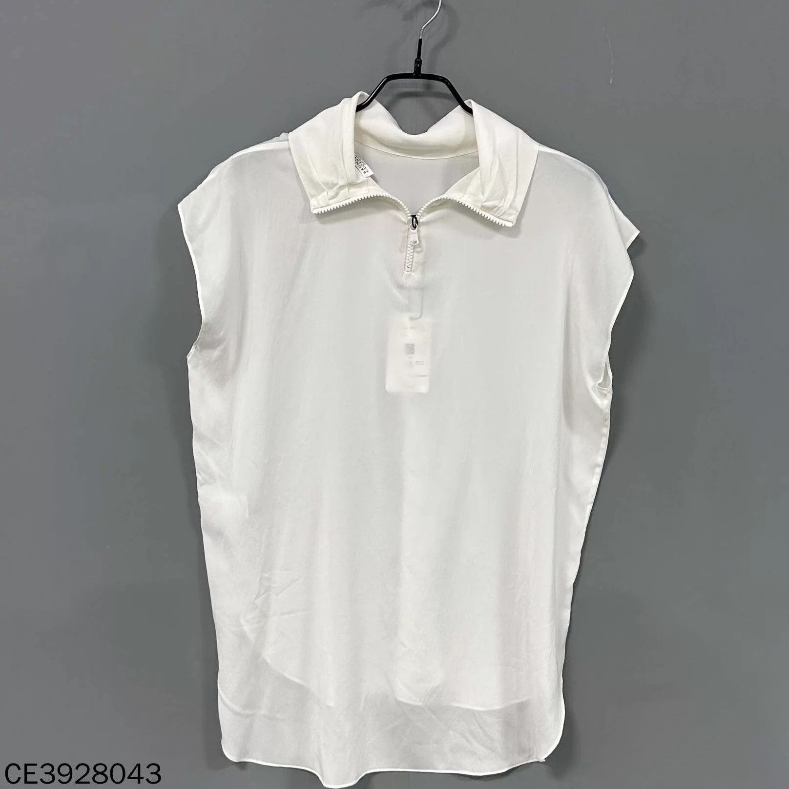 Brunello Cucinelli Brunello Cucinelli women's Cream ice silk top S Size S / US 4 / IT 40 - 1 Thumbnail
