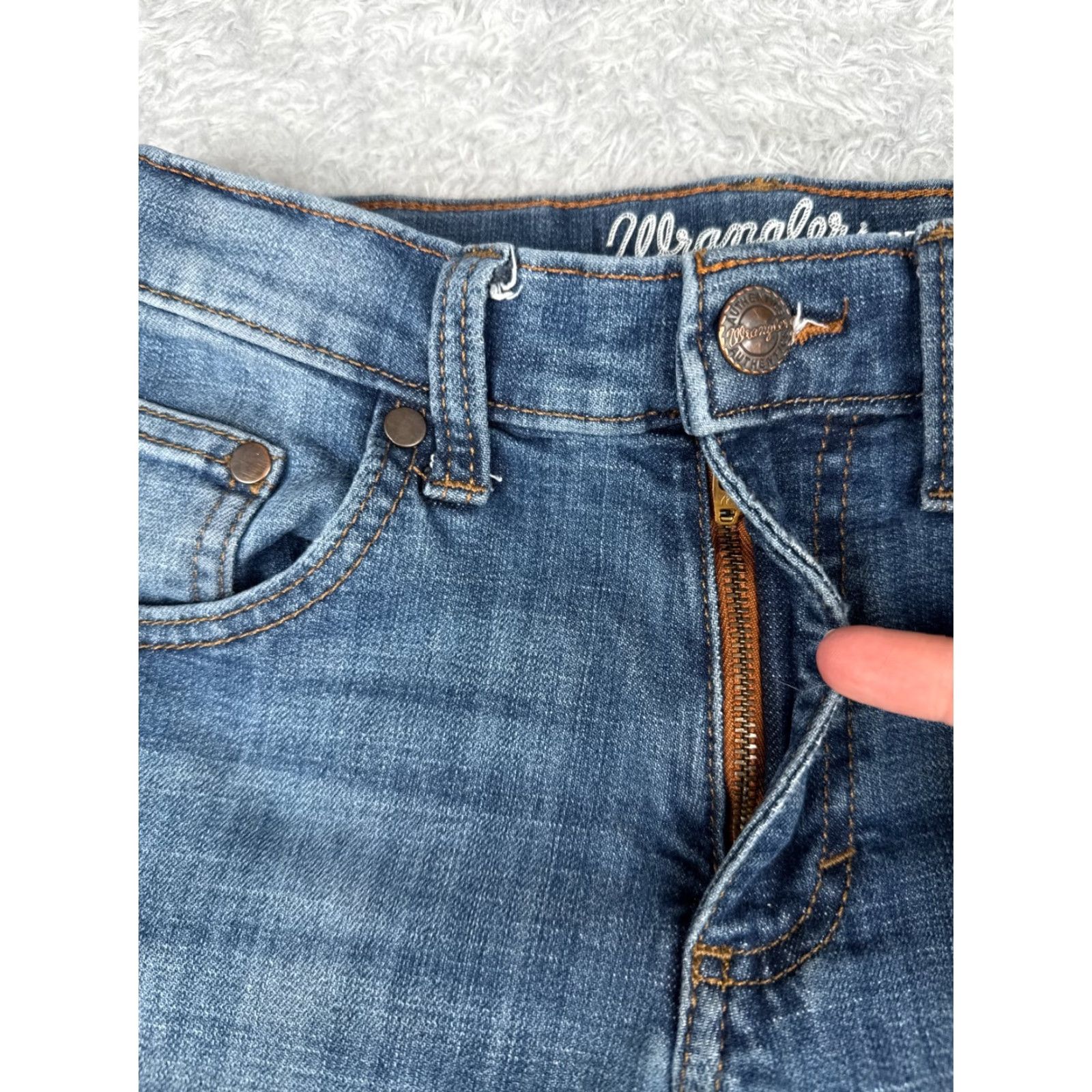 Wrangler Wrangler Jeans Girls 14 Blue Denim Distressed Relaxed Bootcut Mid Rise 26x27 Jeans Size 36" / US 14 / IT 50 - 5 Thumbnail
