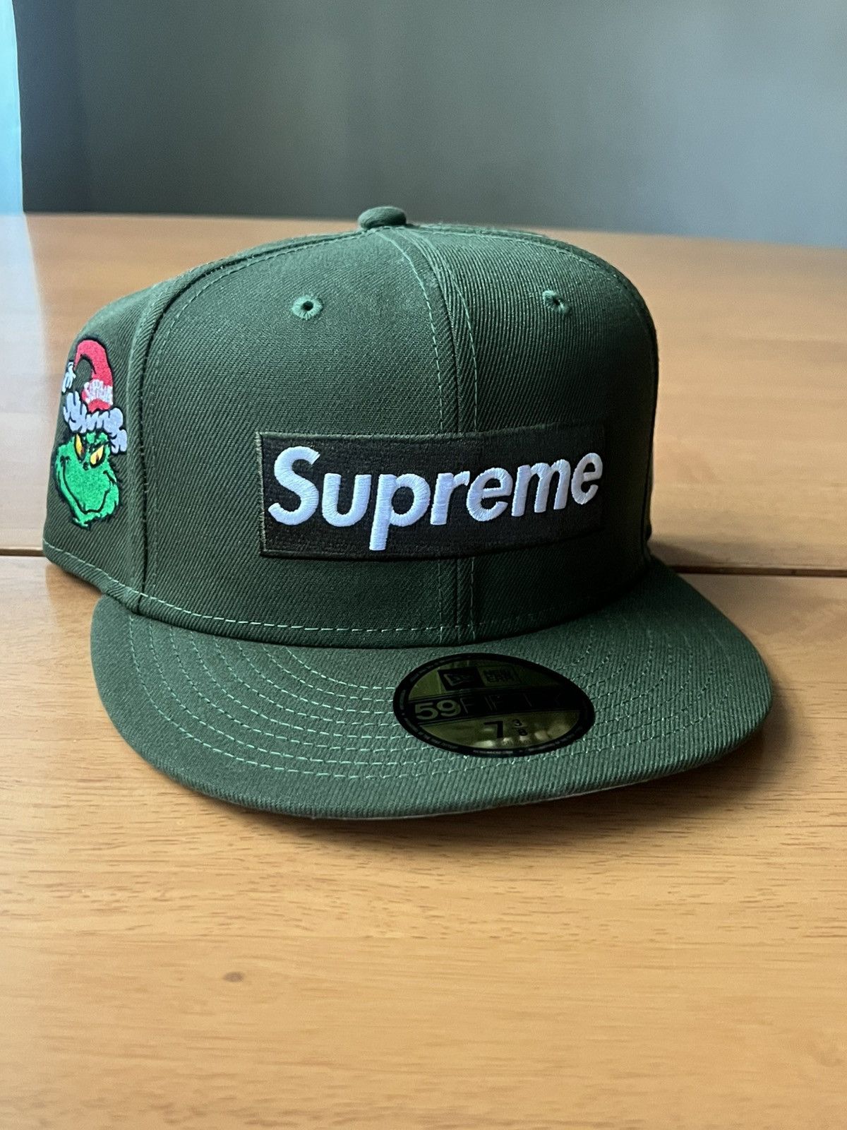 Supreme × Vintage Supreme Grinch Box Logo New Era Hat 7 3/8 Size ONE SIZE - 4 Thumbnail