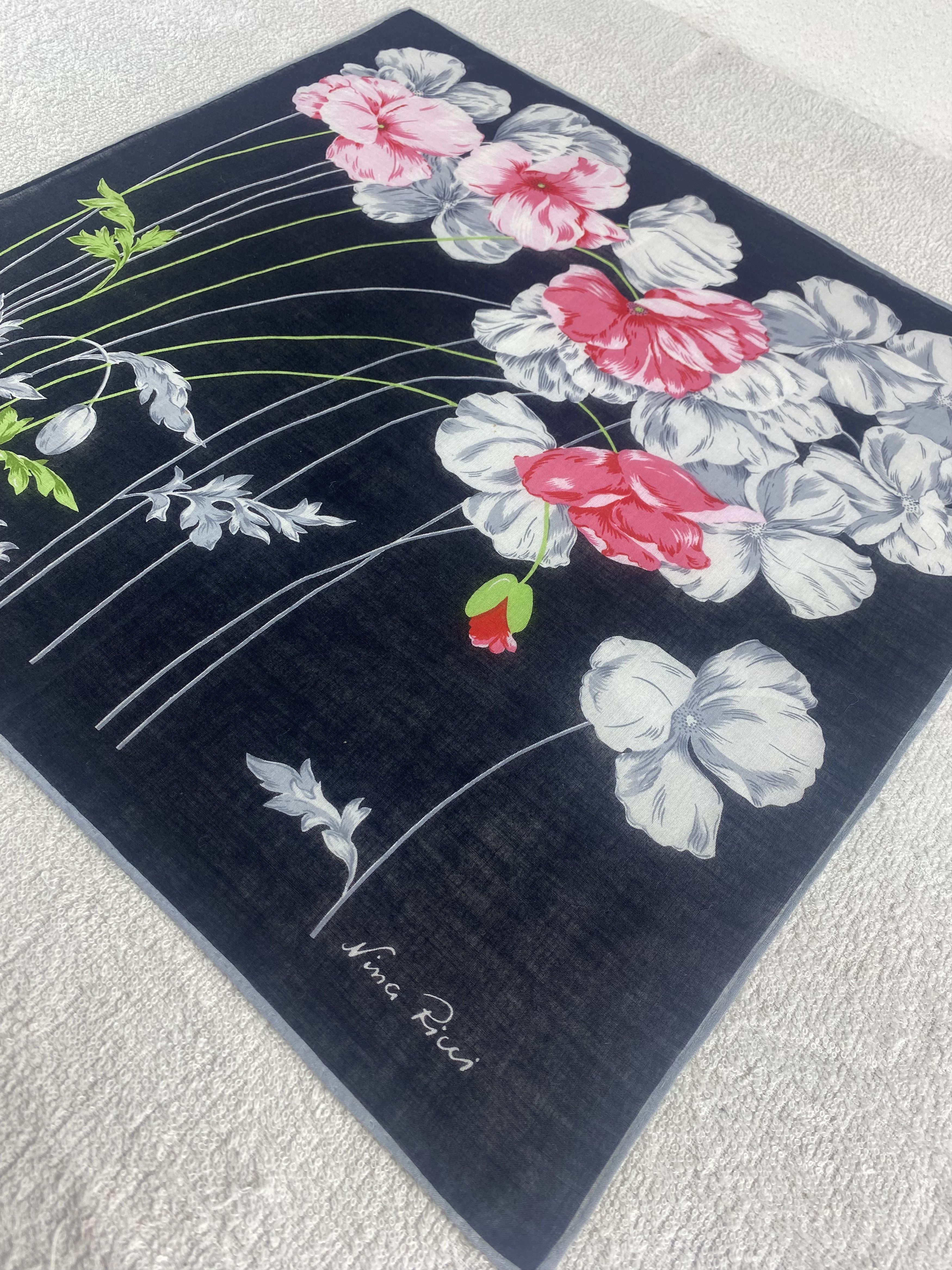 Nina Ricci Nina Ricci Handkerchief / Bandana / Neckerchief C086 Size ONE SIZE - 4 Thumbnail
