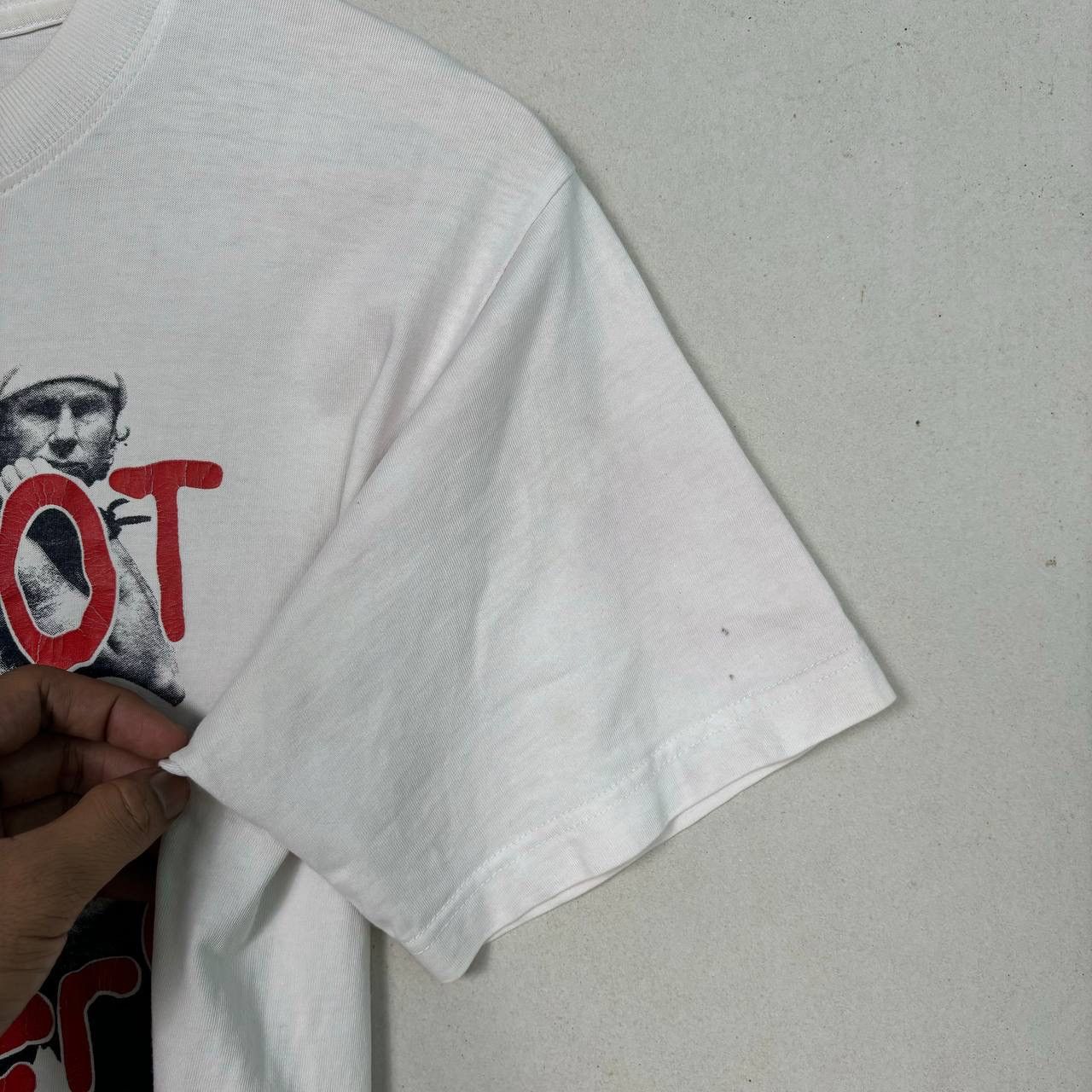 Band Tees Distress 90s Red Hot Chili Peppers Rock Band Tour Tshirt Size US S / EU 44-46 / 1 - 5 Thumbnail