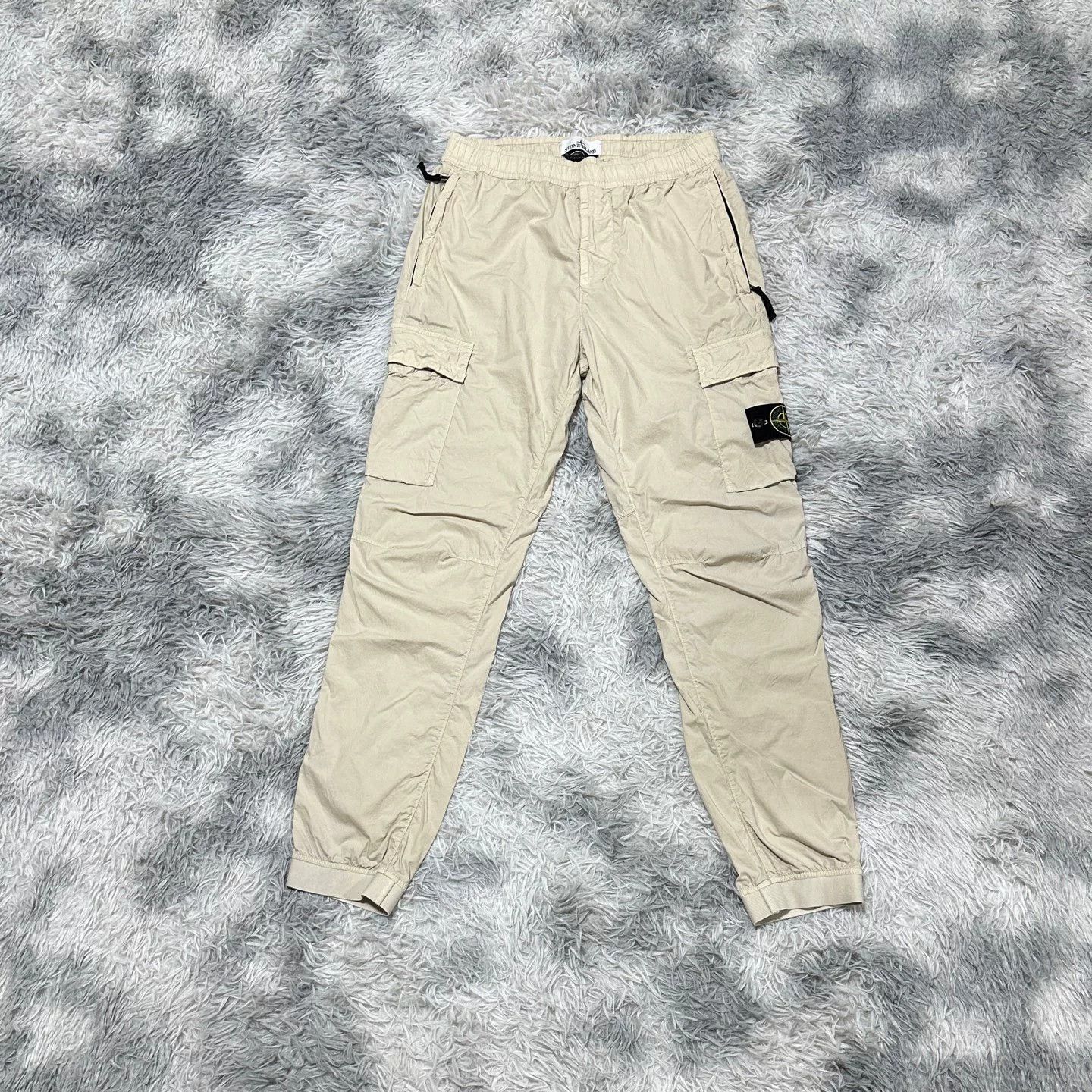 Stone Island stone island cargo pants in off-white Size US 30 / EU 46 - 1 Thumbnail