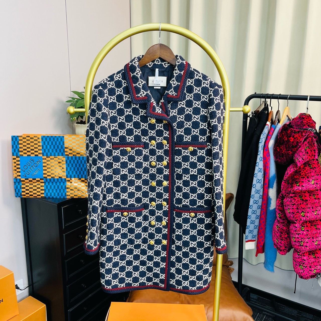 Gucci Black full-print gold button coat 2501-Nextarrow