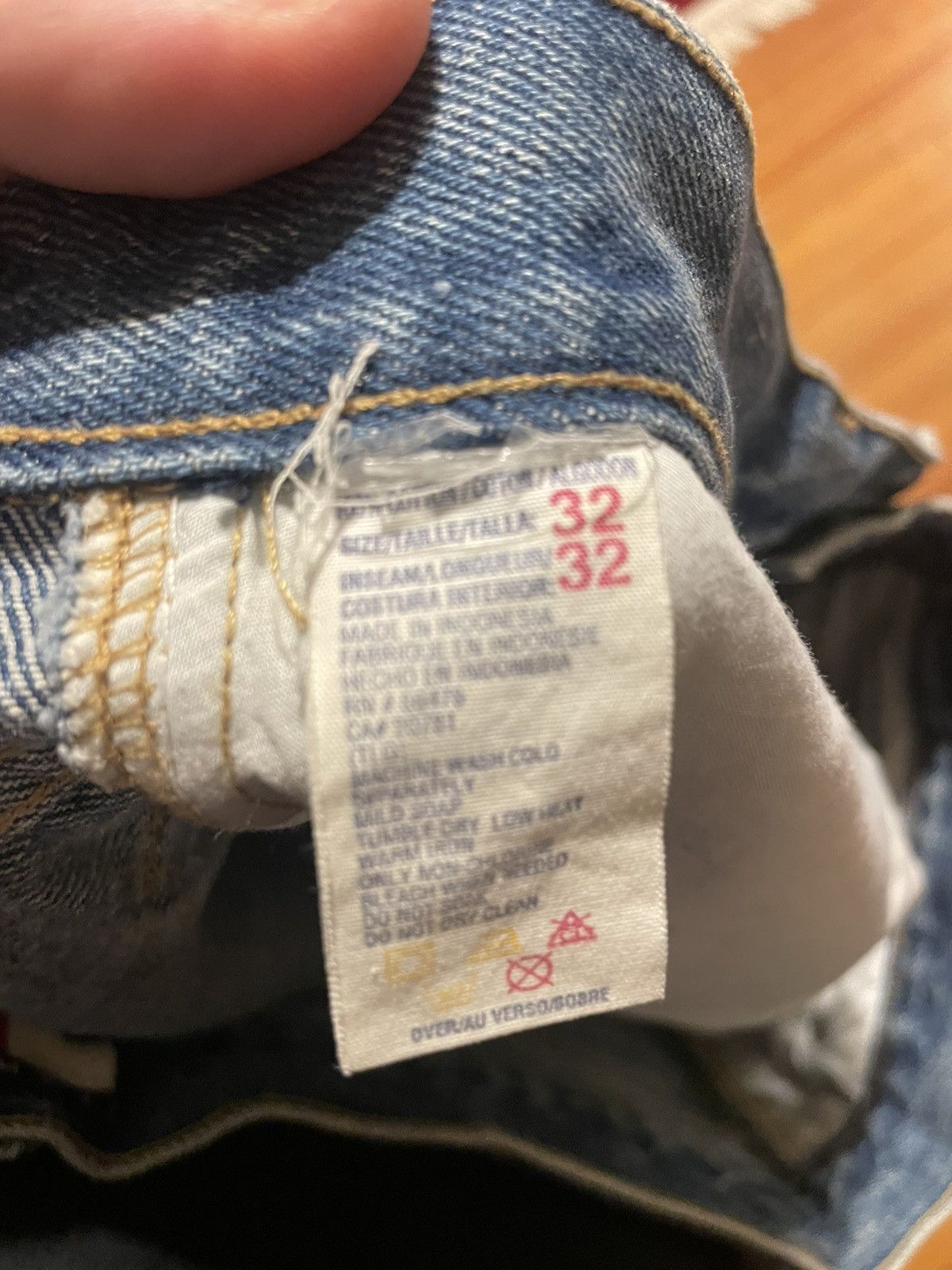 Tommy Hilfiger × Vintage Vintage Tommy Hilfiger spellout jeans 32x32 Size US 32 / EU 48 - 6 Thumbnail
