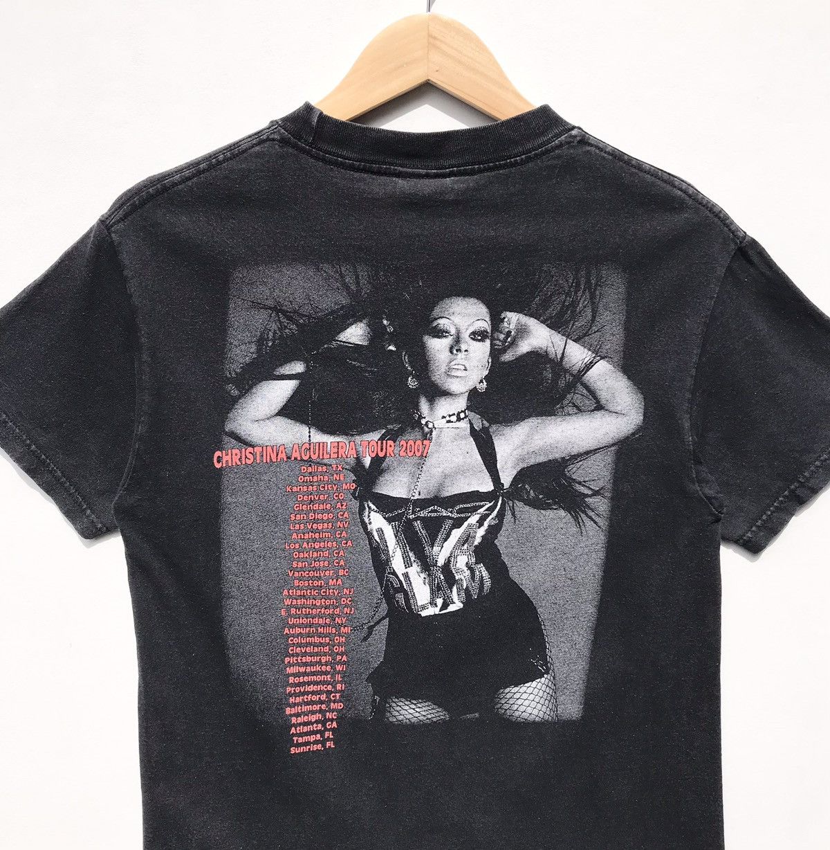 Band Tees Vintage Christina Aguilera Tour 2007 Tee Sun Faded Size US S / EU 44-46 / 1 - 10 Thumbnail