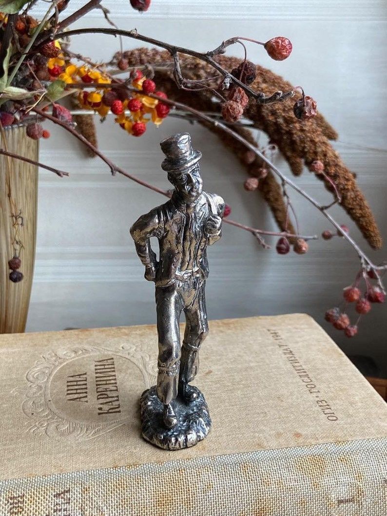 Vintage Vintage Silver Plated Figure Traveler with Bag Made in Italy Size ONE SIZE - 1 Thumbnail