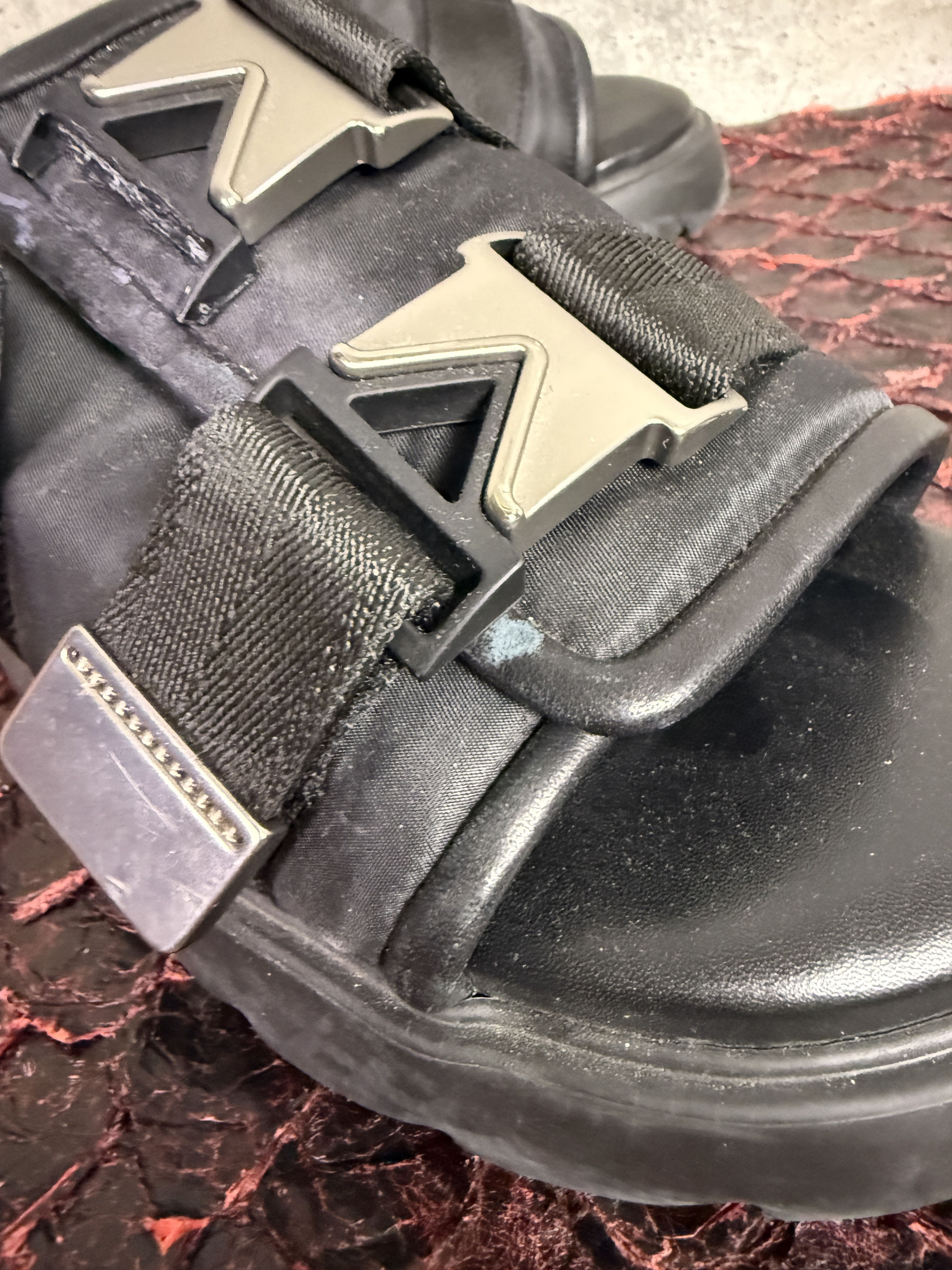 Bottega Veneta $900 Bottega Veneta Flash Sandals 42 *DAMAGED* Size US 9 / EU 42 - 8 Thumbnail