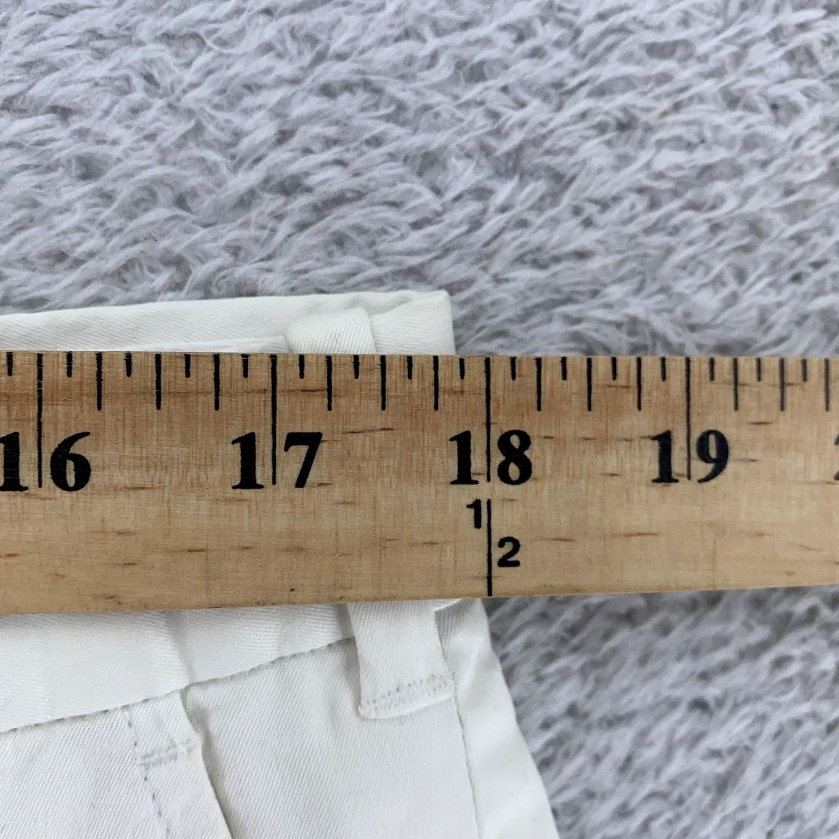 Polo Ralph Lauren Polo Ralph Lauren White Chino Shorts Mens 36 Classic Flat Front Size US M / EU 48-50 / 2 - 5 Thumbnail