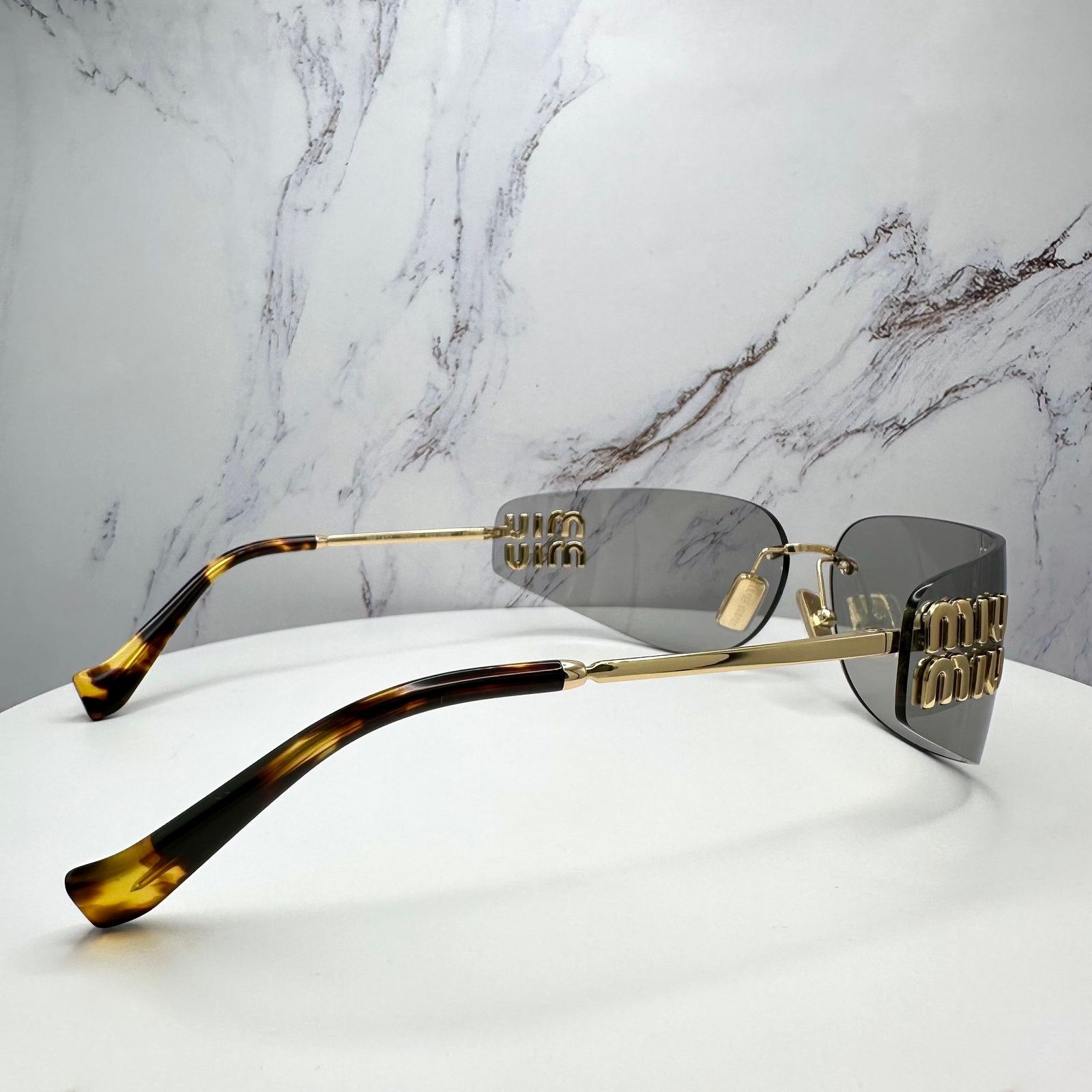 Miu Miu New MIU MIU Logo Sunglasses 2025 Runway Gold Slim Wrap Size ONE SIZE - 19 Thumbnail