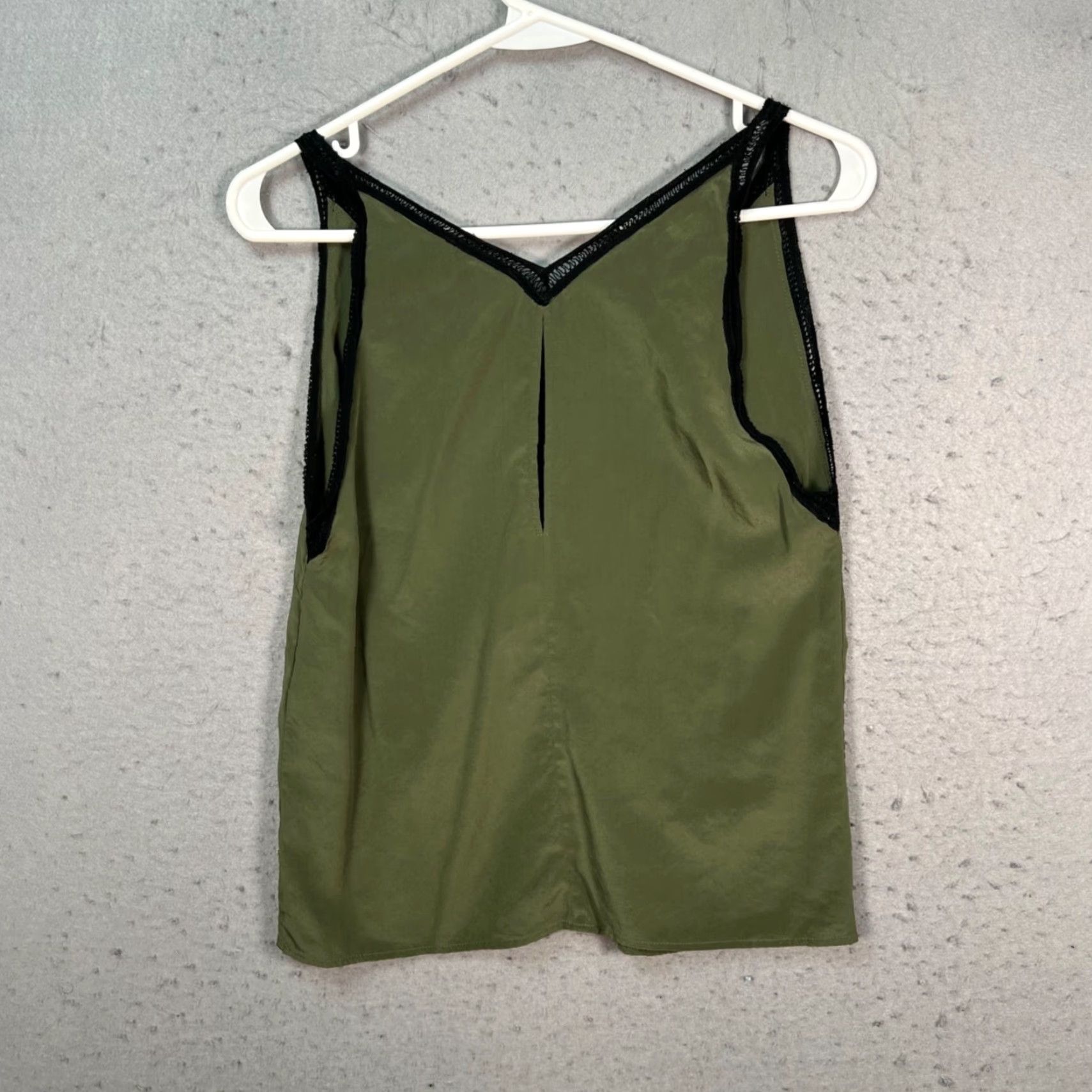 Sandro Sandro Paris Olive Green Sleeveless Silk Top With Black Lace Trim Womens Size 1 Blouse V-Neck Sleeveless Olive Sandro Paris Womens 1 Current Size XS / US 0-2 / IT 36-38 - 2 Thumbnail