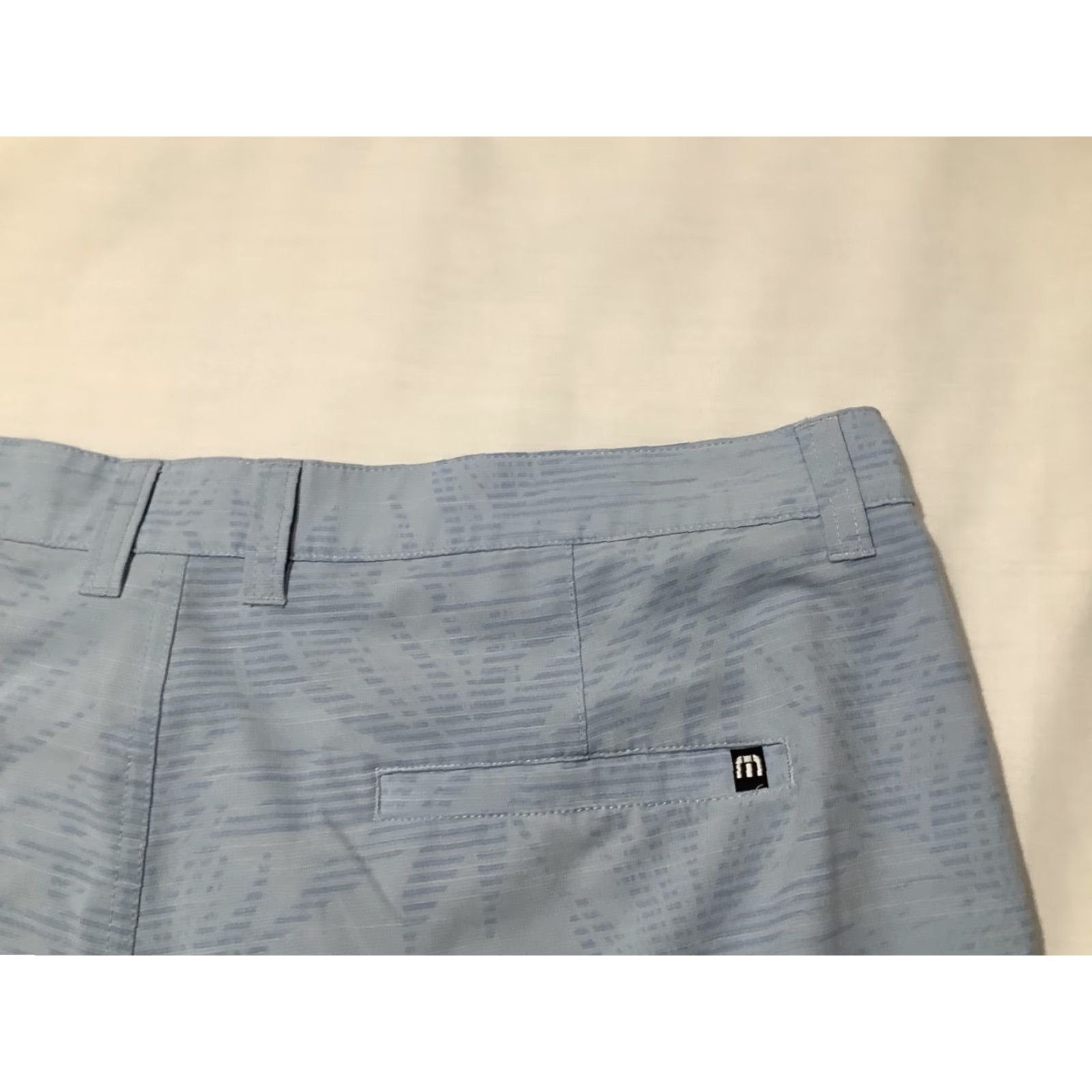 TravisMathew Travis Mathew Shorts Mens 40 Blue Palm Print Stretch Golf Chino 10in Casual Size US 40 / EU 56 - 7 Thumbnail