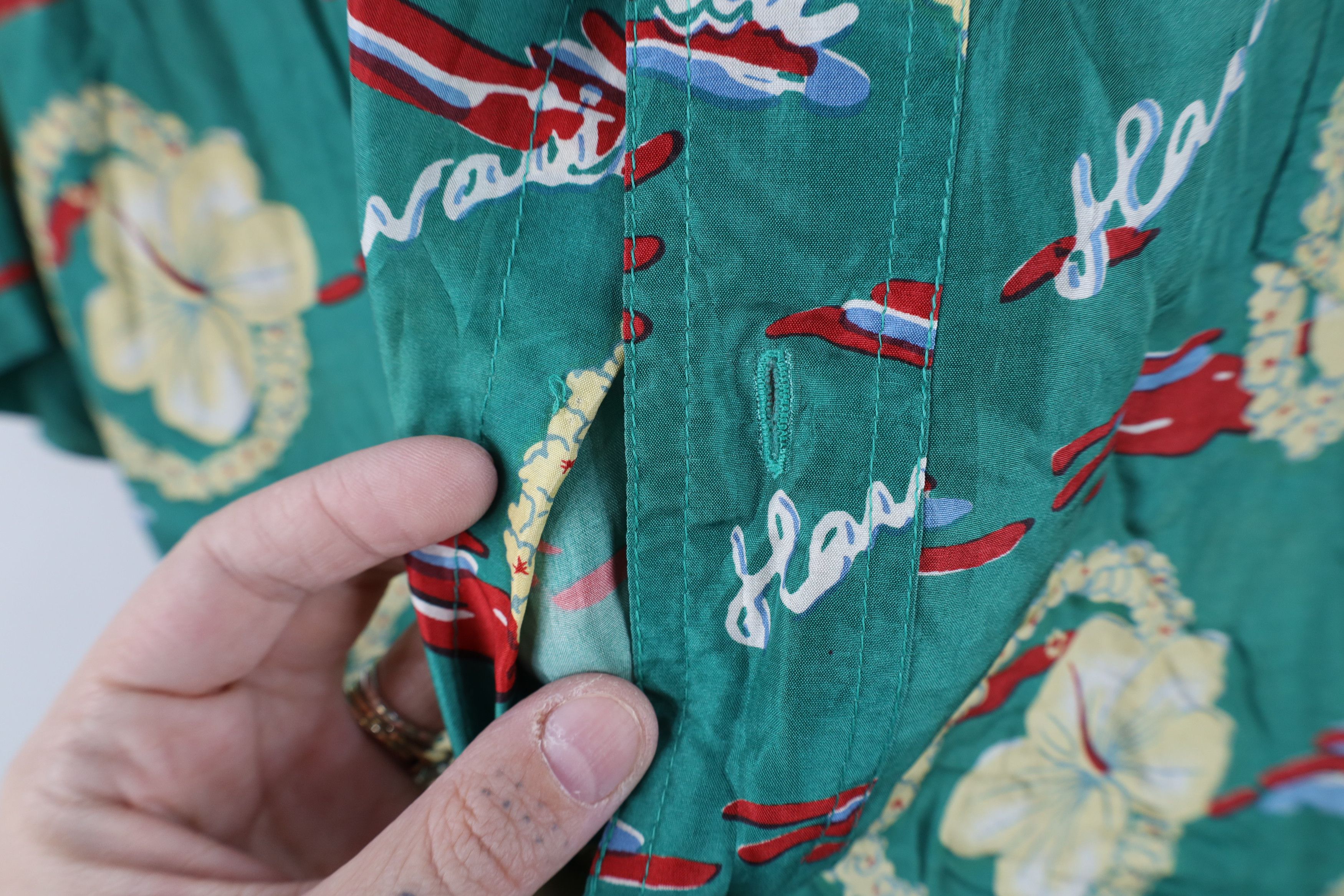 Vintage Vintage 90s Streetwear Hawaiian Luau Collared Button Shirt Size US XL / EU 56 / 4 - 8 Thumbnail