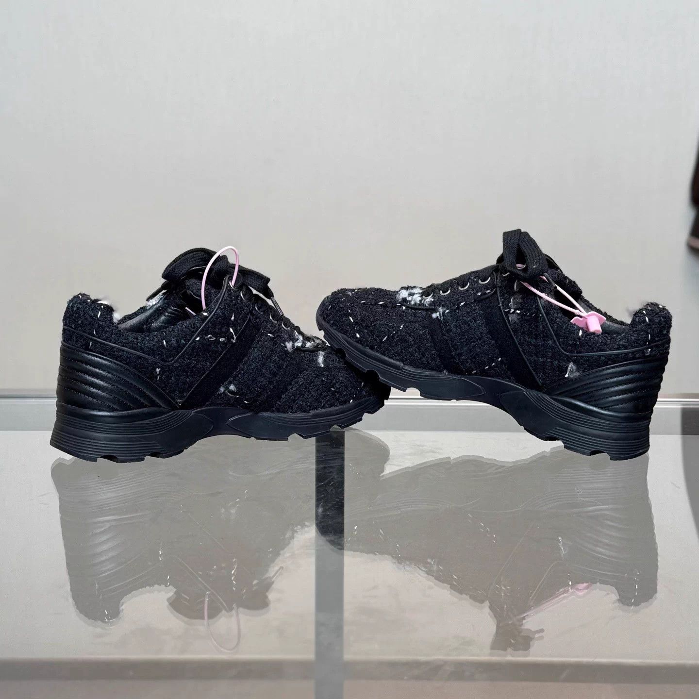 Chanel Chanel Black Woven Distressed Sneakers 38 Size US 7.5 / IT 37.5 - 6 Thumbnail