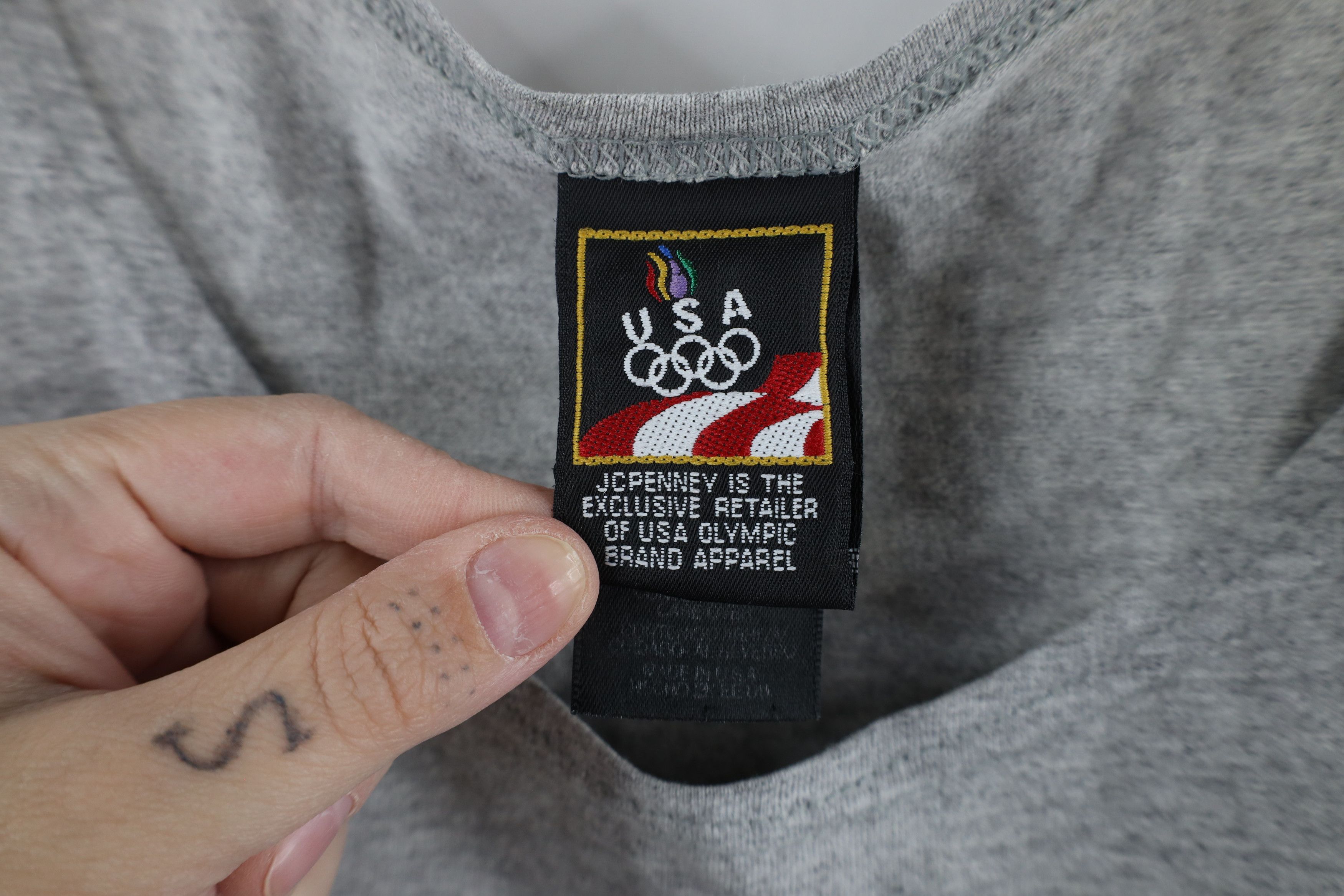 Vintage Vintage 90s USA Olympics Tank Top T-Shirt Heather Gray USA Size US XL / EU 56 / 4 - 4 Thumbnail