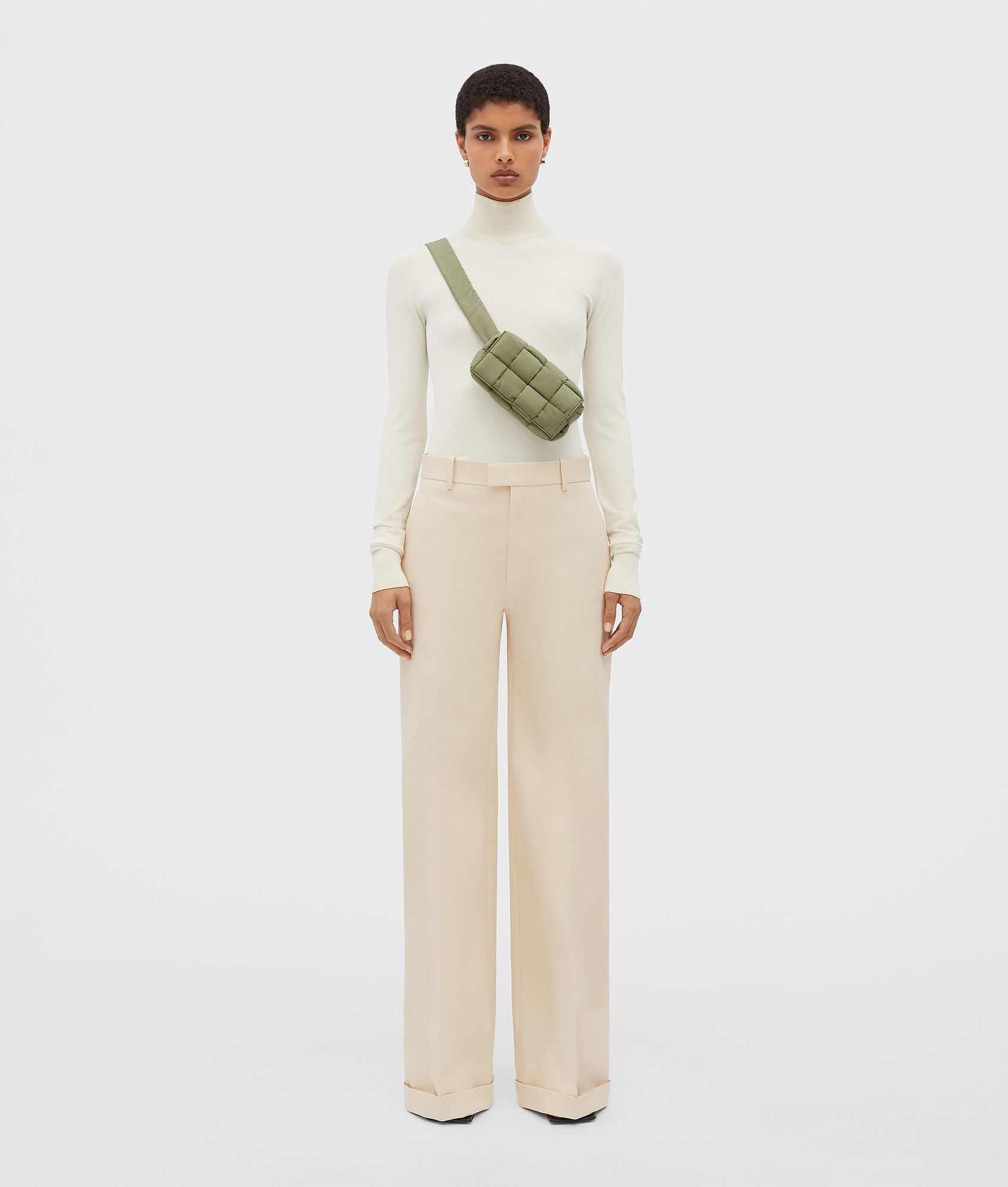 Bottega Veneta o1n1vont0225 Size: OS/ Unisex Paddded Cassette Belt Bag Size ONE SIZE - 6 Thumbnail