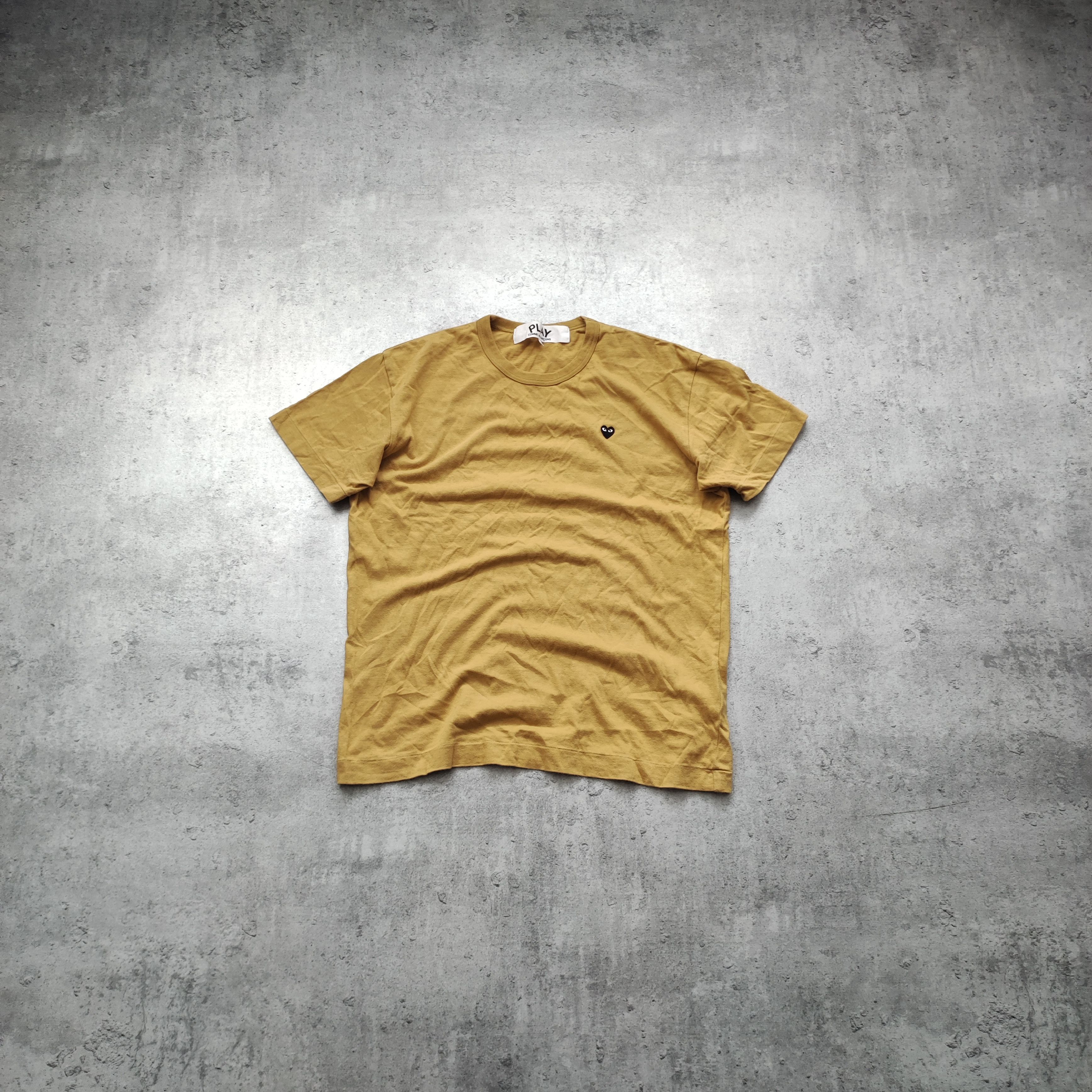 Comme des Garcons PLAY CDG Comme Des Garcons Play Small Heart Yellow Tee Size US L / EU 52-54 / 3 - 1 Thumbnail