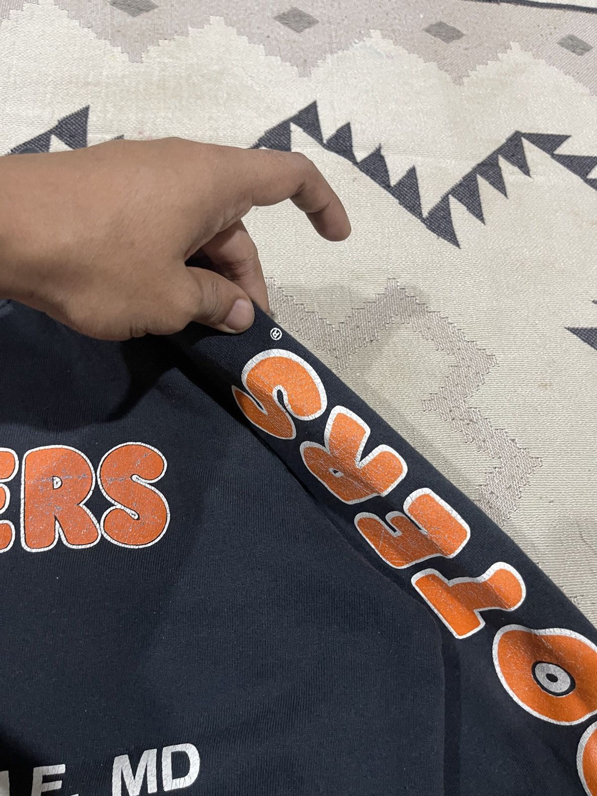 Vintage 90s HOOTERS ROCKVILLE,MD SPELLOUT SWEATSHIRT DISTRESSED Size US M / EU 48-50 / 2 - 9 Thumbnail