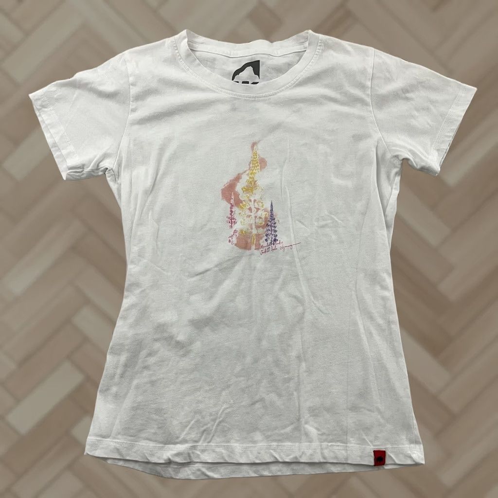 Mountain Khakis Mountain Khakis T-Shirt Women S White Mountain Khakis Jackson Hole WY Short Sleeve Shirt Small White Womens Size S / US 4 / IT 40 - 1 Thumbnail