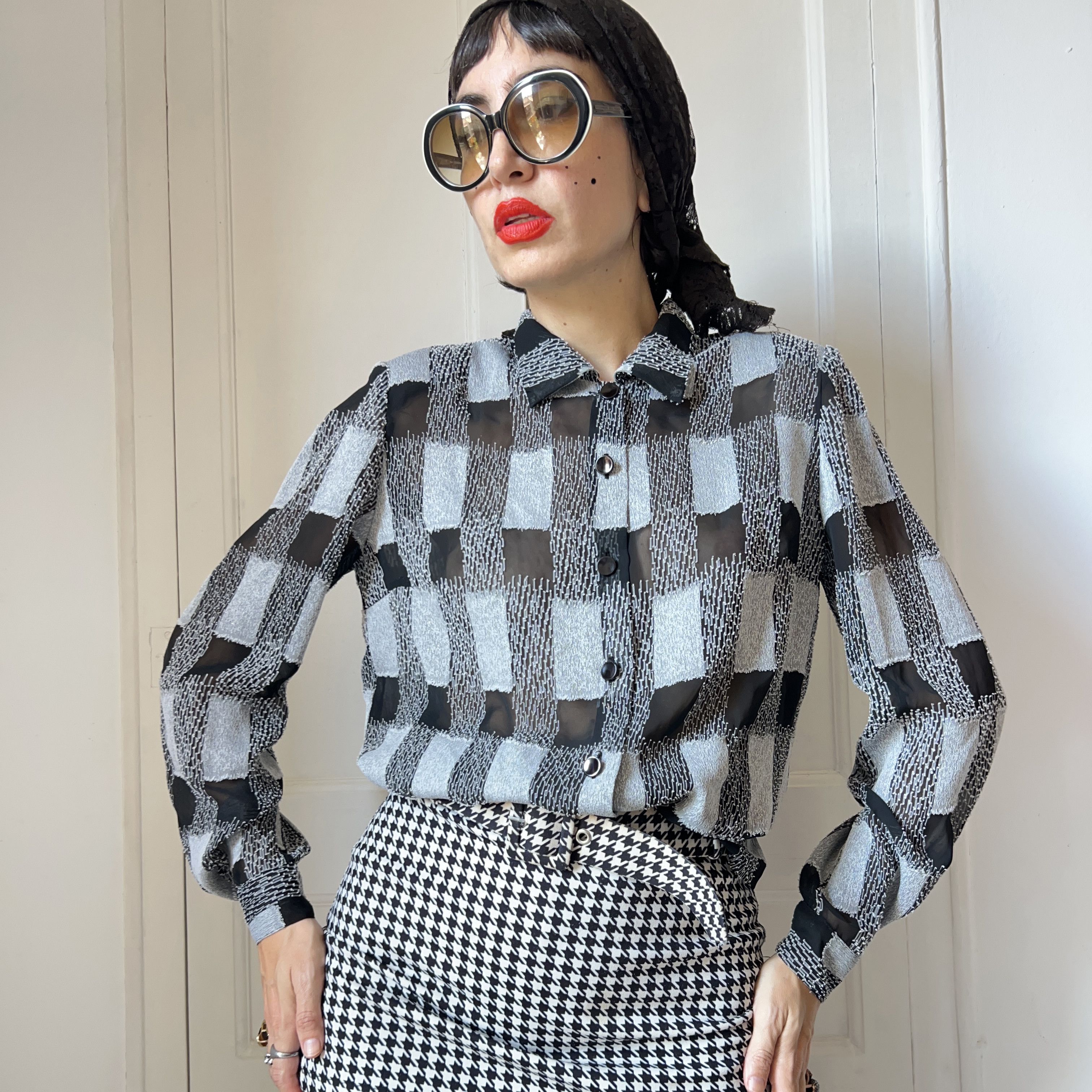 Vintage Vintage 90s Sheer Checkered Monochrome Blouse Size L / US 10 / IT 46 - 9 Thumbnail