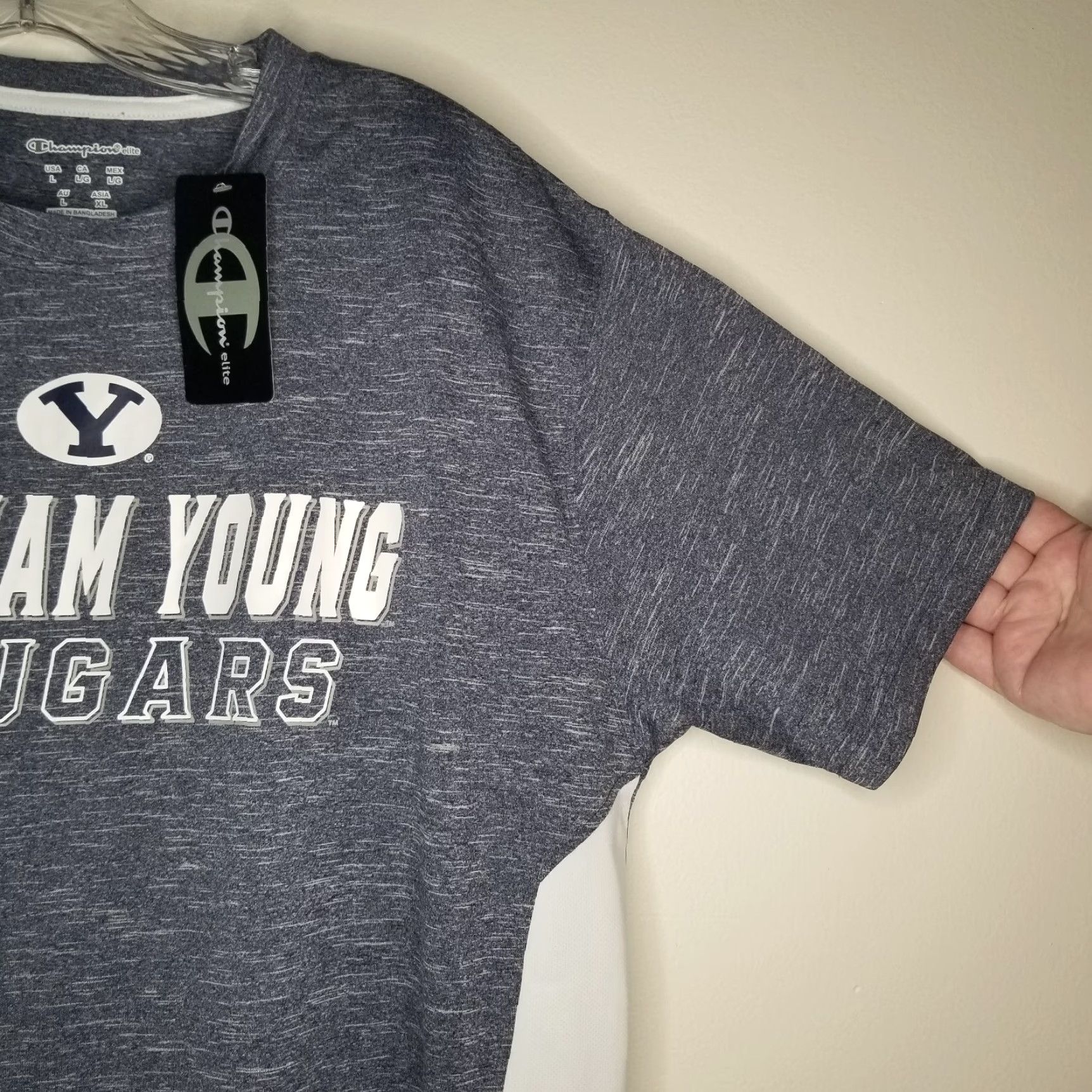Champion CHAMPION Athletic Brigham Young Cougars Blue Short Sleeve T-Shirt Adult Large Mens Size US L / EU 52-54 / 3 - 3 Thumbnail