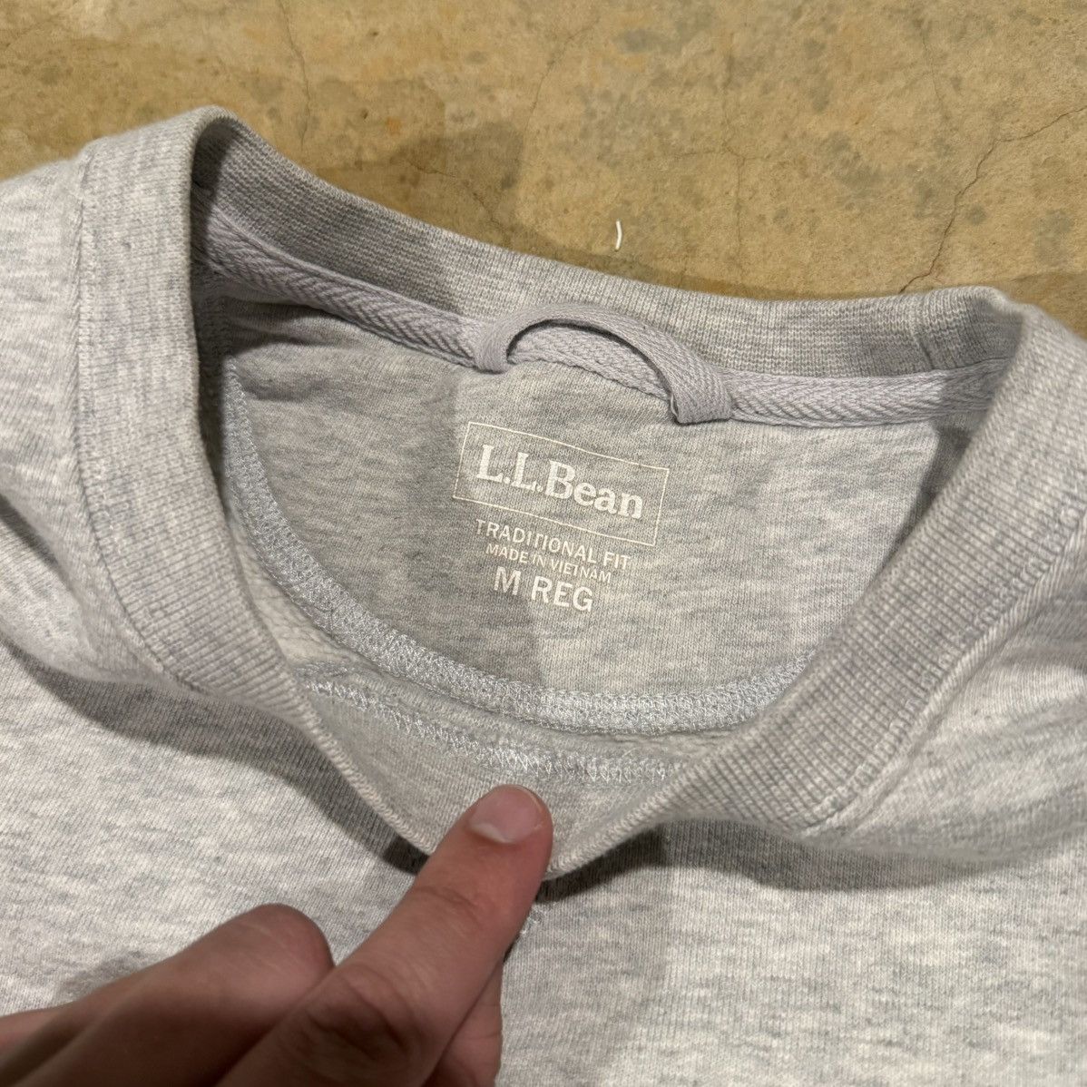 L.L. Bean Vintage LL Bean Embroidered Logo Distressed Crewneck ERD Size US M / EU 48-50 / 2 - 6 Thumbnail