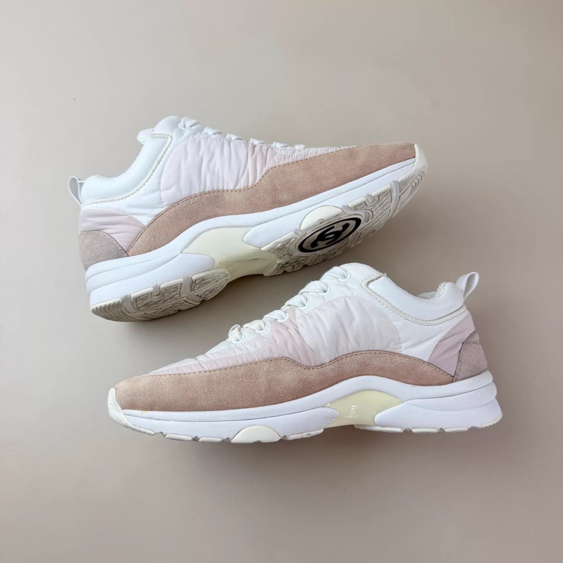 Chanel CHANEL white pink CC sneakers 38 mint Size US 7.5 / IT 37.5 - 5 Thumbnail
