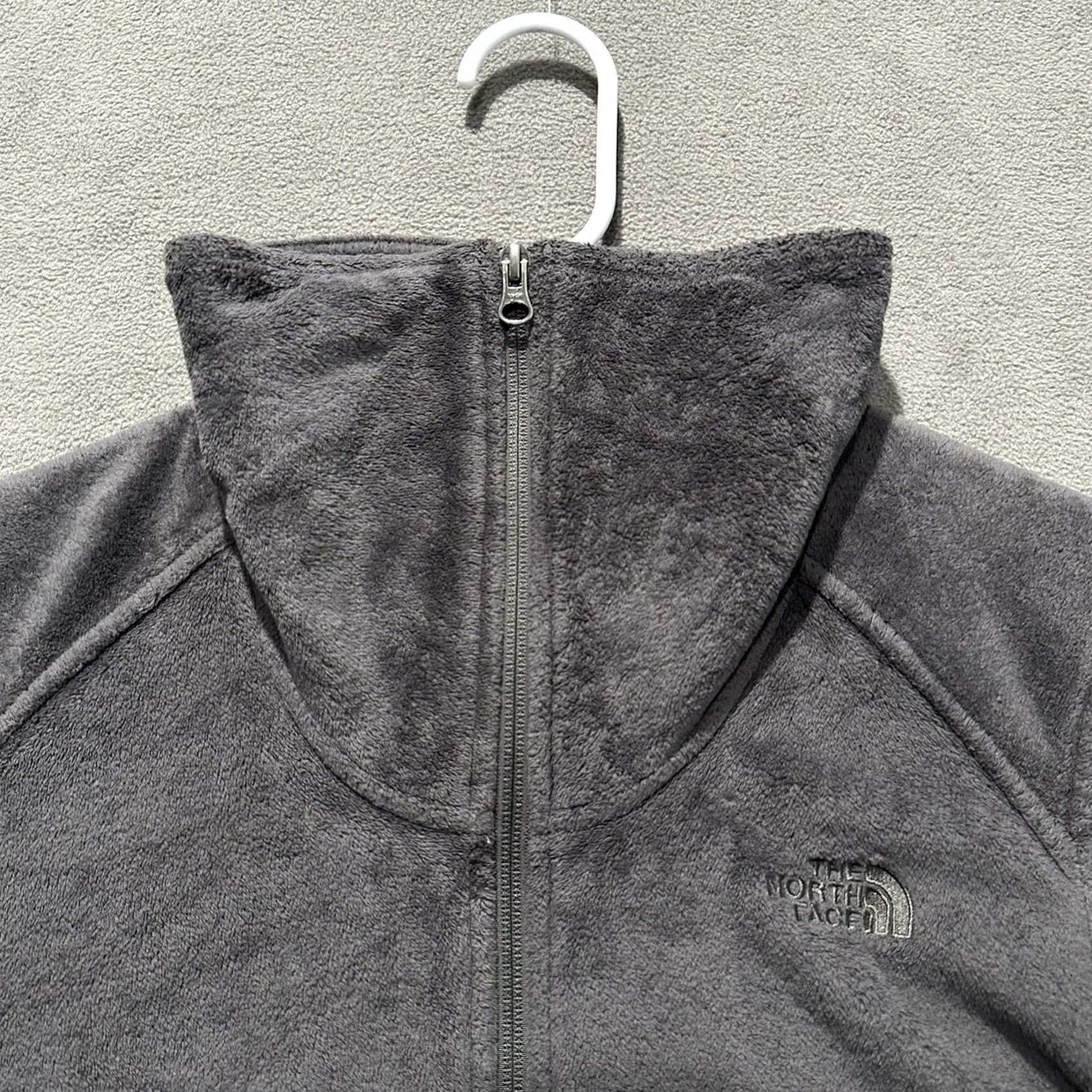 The North Face The North Face Jacket Womens Medium Gray Soft Plush Fleece Full Zip ANGU EUC Size M / US 6-8 / IT 42-44 - 4 Thumbnail
