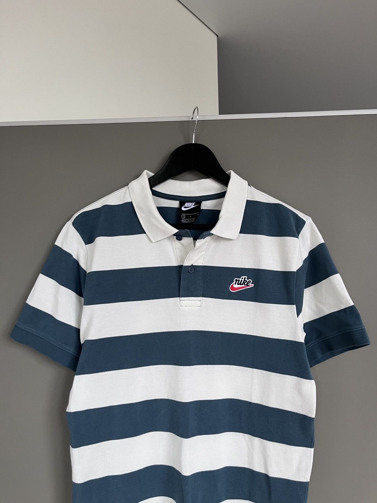 Nike Nike Striped Old Logo Swoosh Iconic Polo Size US S / EU 44-46 / 1 - 2 Thumbnail